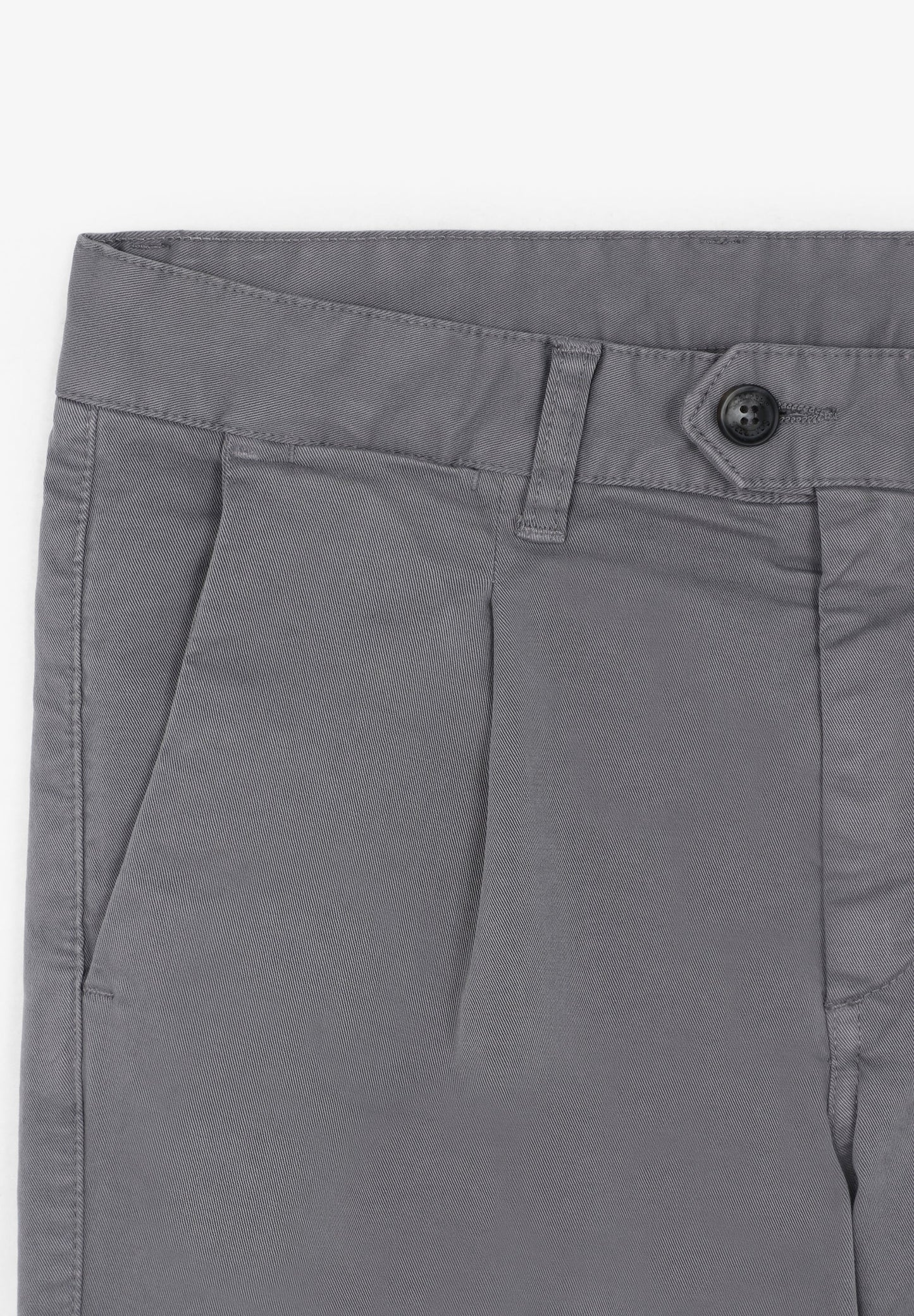 PANTALÓN CHINO PINZAS