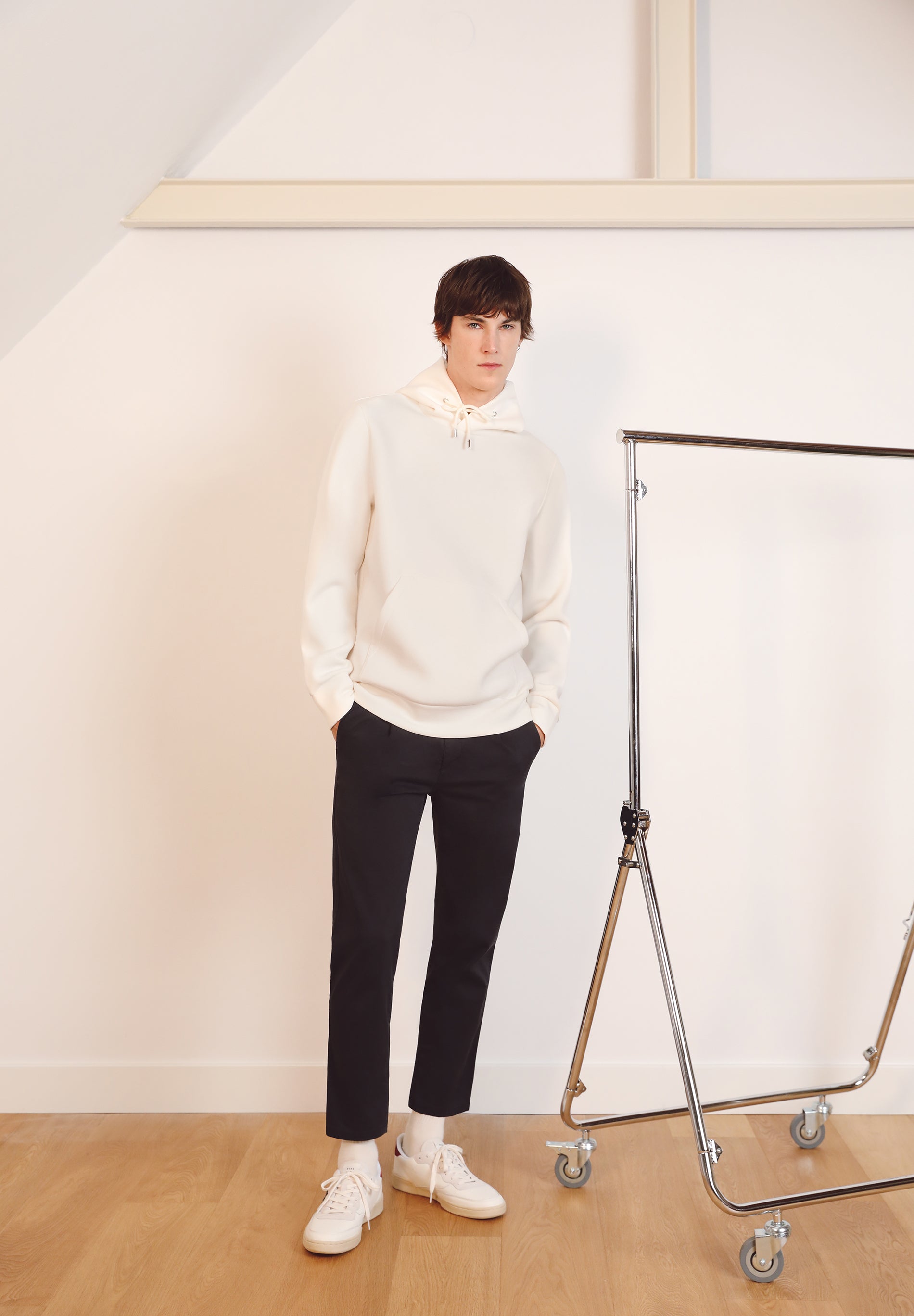 PANTALÓN CHINO PINZAS