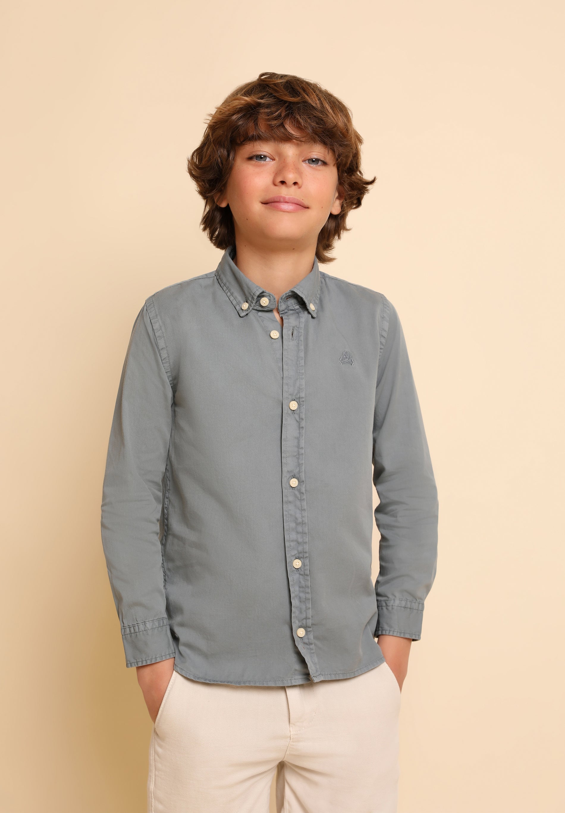 CAMISA CALAVERA CUELLO BOTONES