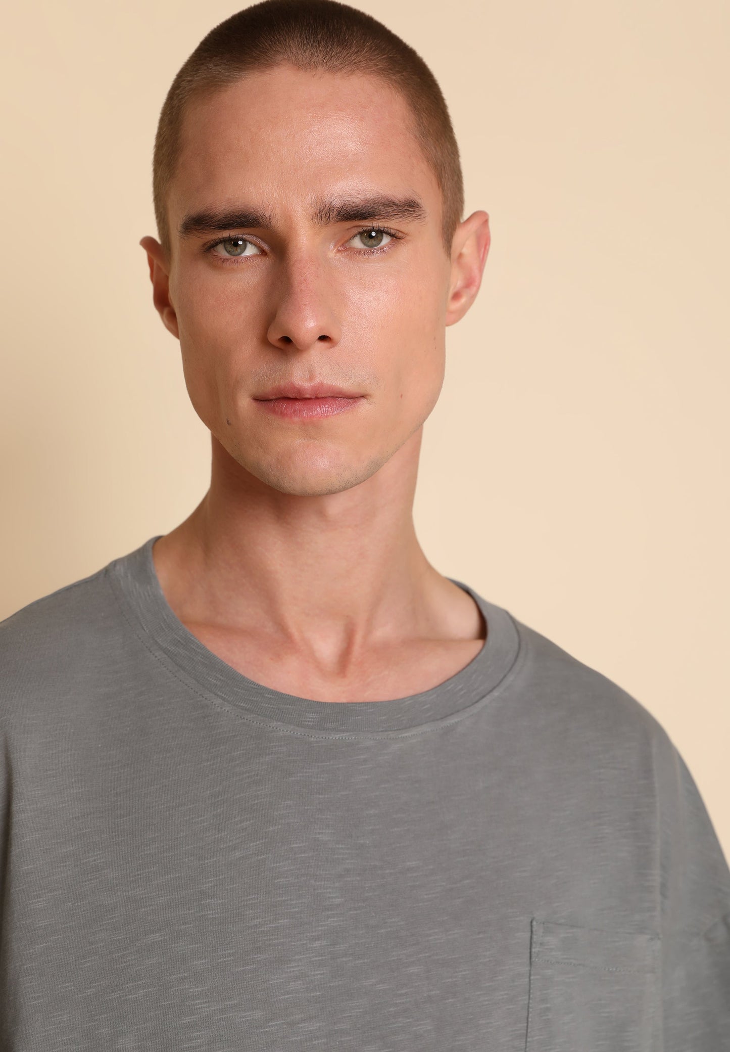 CAMISETA OVERSIZE BOLSILLO