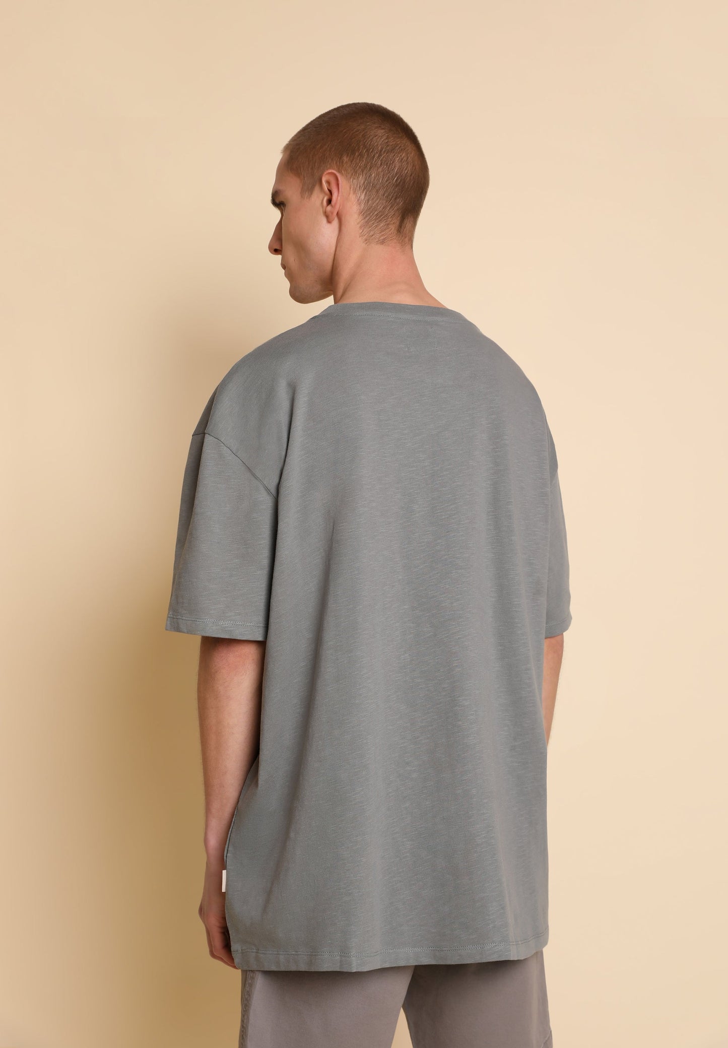 CAMISETA OVERSIZE BOLSILLO