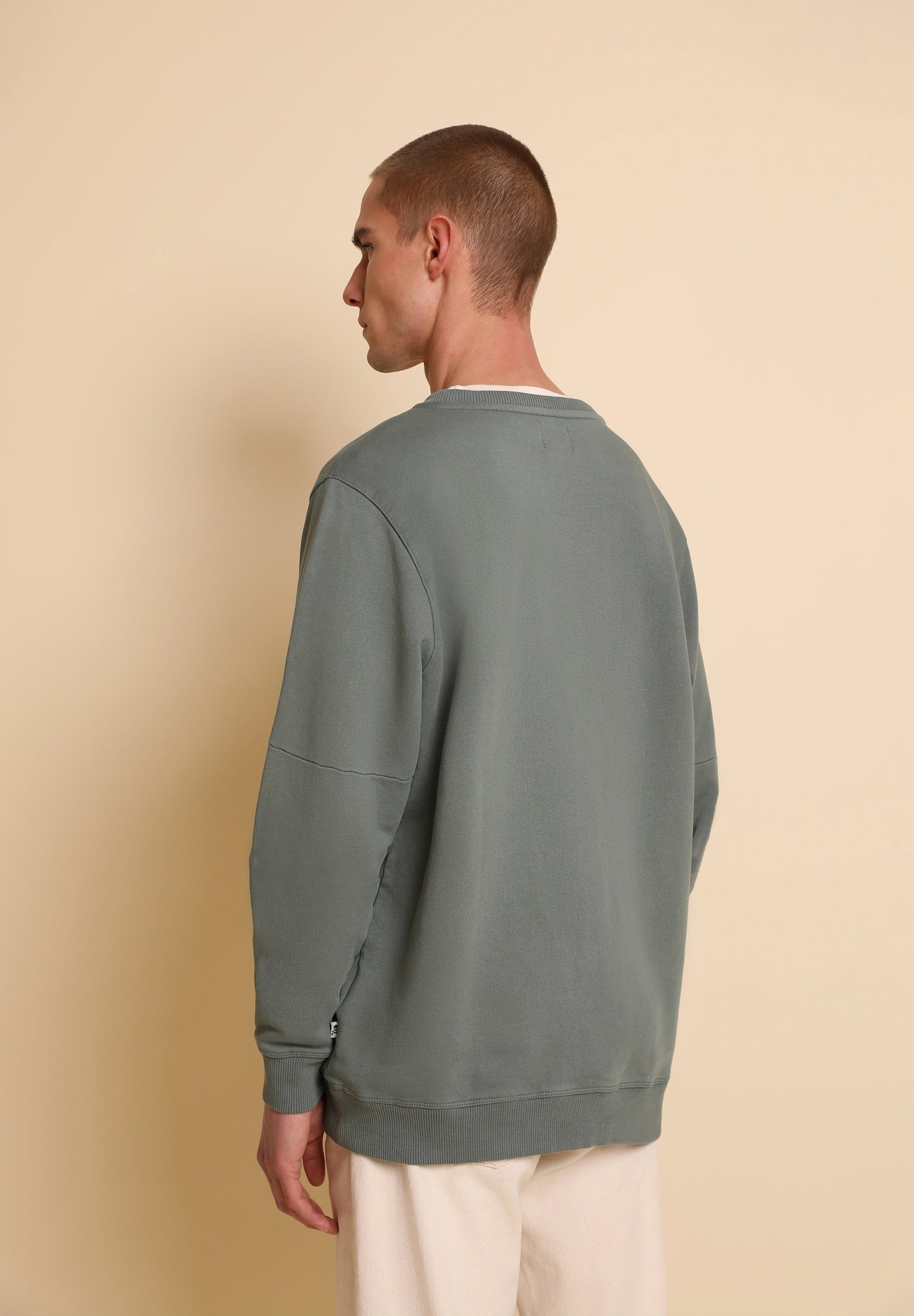 SUDADERA COSTURAS PATCHWORK