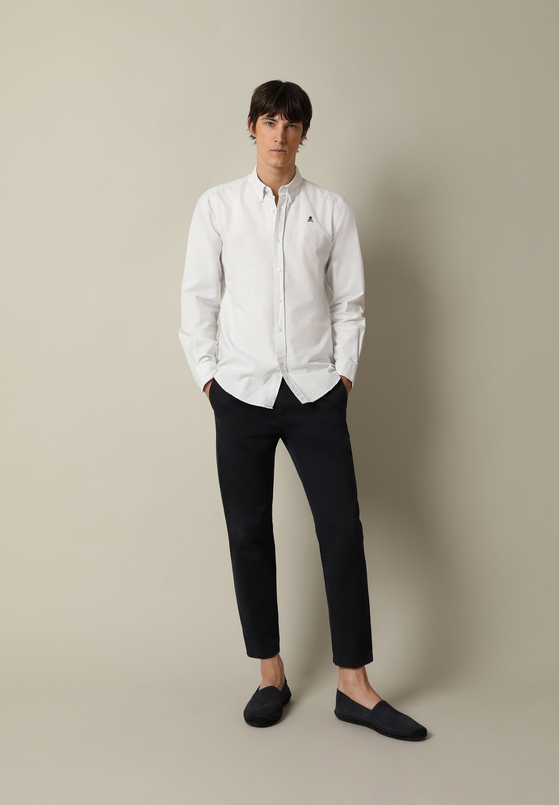 CAMISA OXFORD RAYAS CUELLO BOTONES