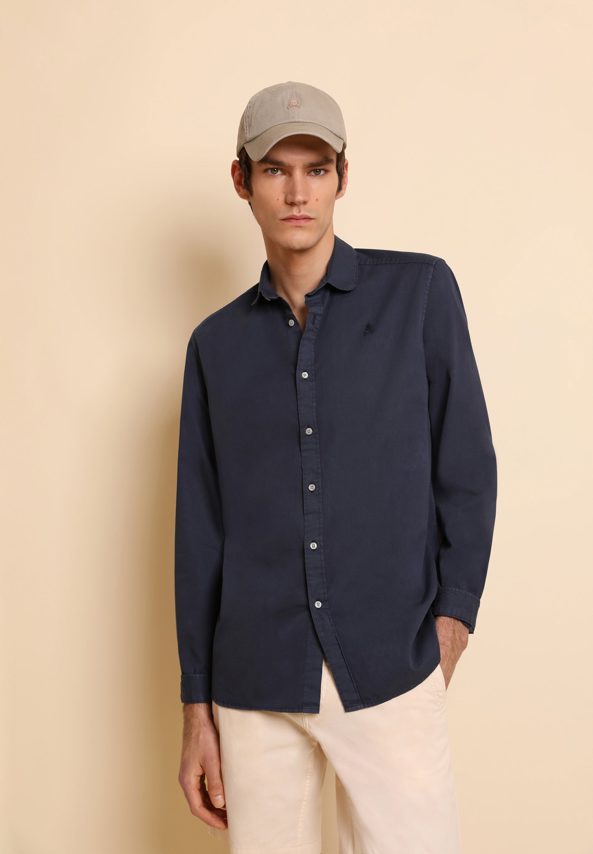 CAMISA CALAVERA CUELLO REDONDEADO