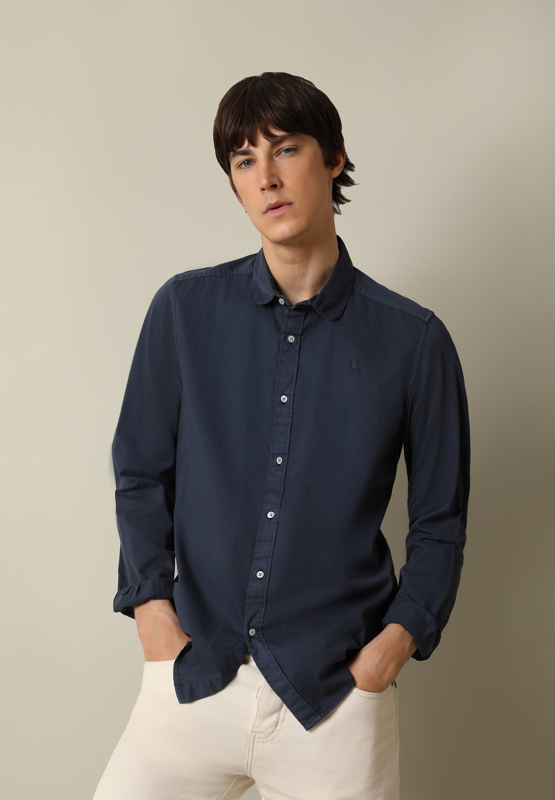 CAMISA CALAVERA CUELLO REDONDEADO