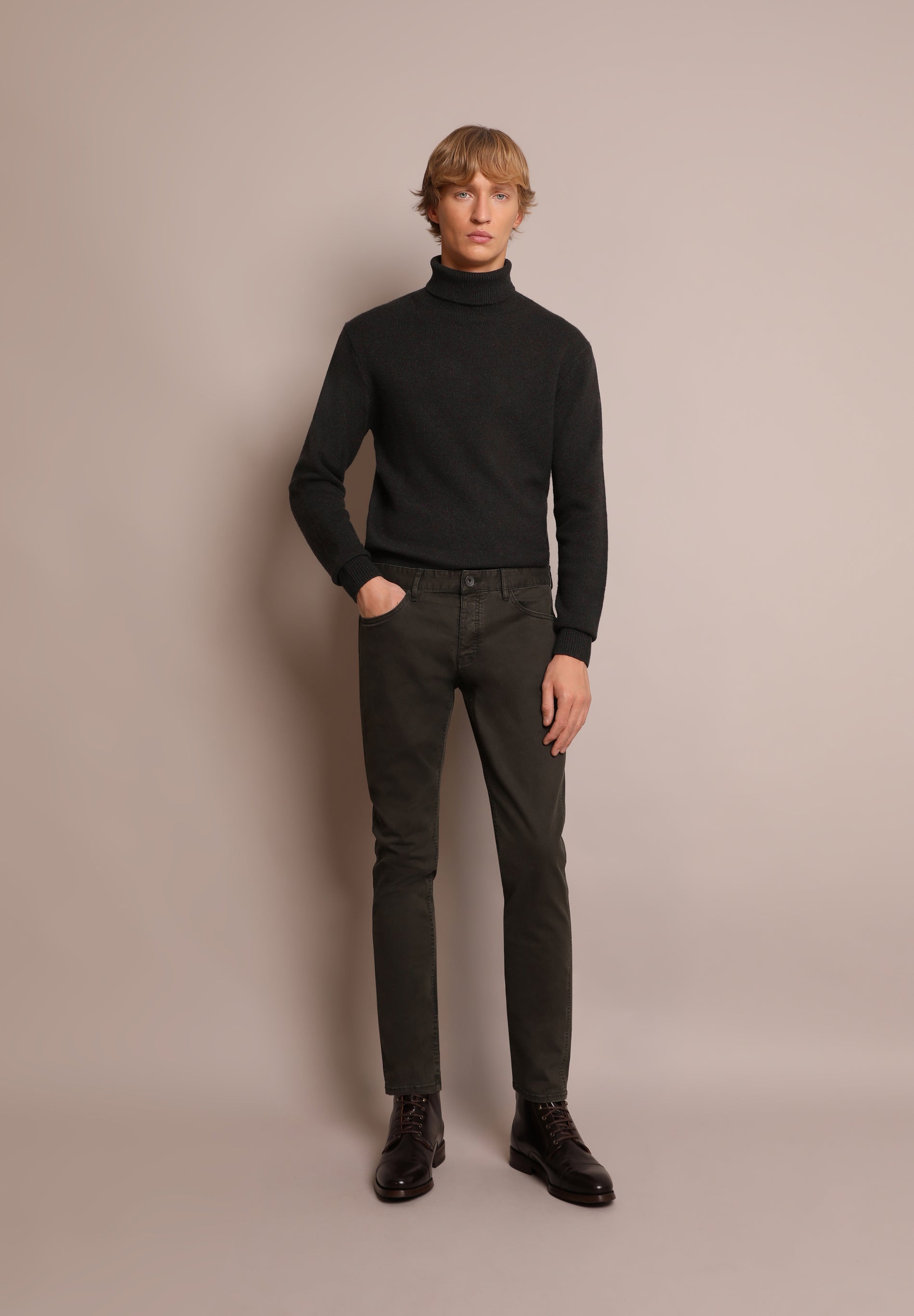 PANTALÓN CINCO BOLSILLOS