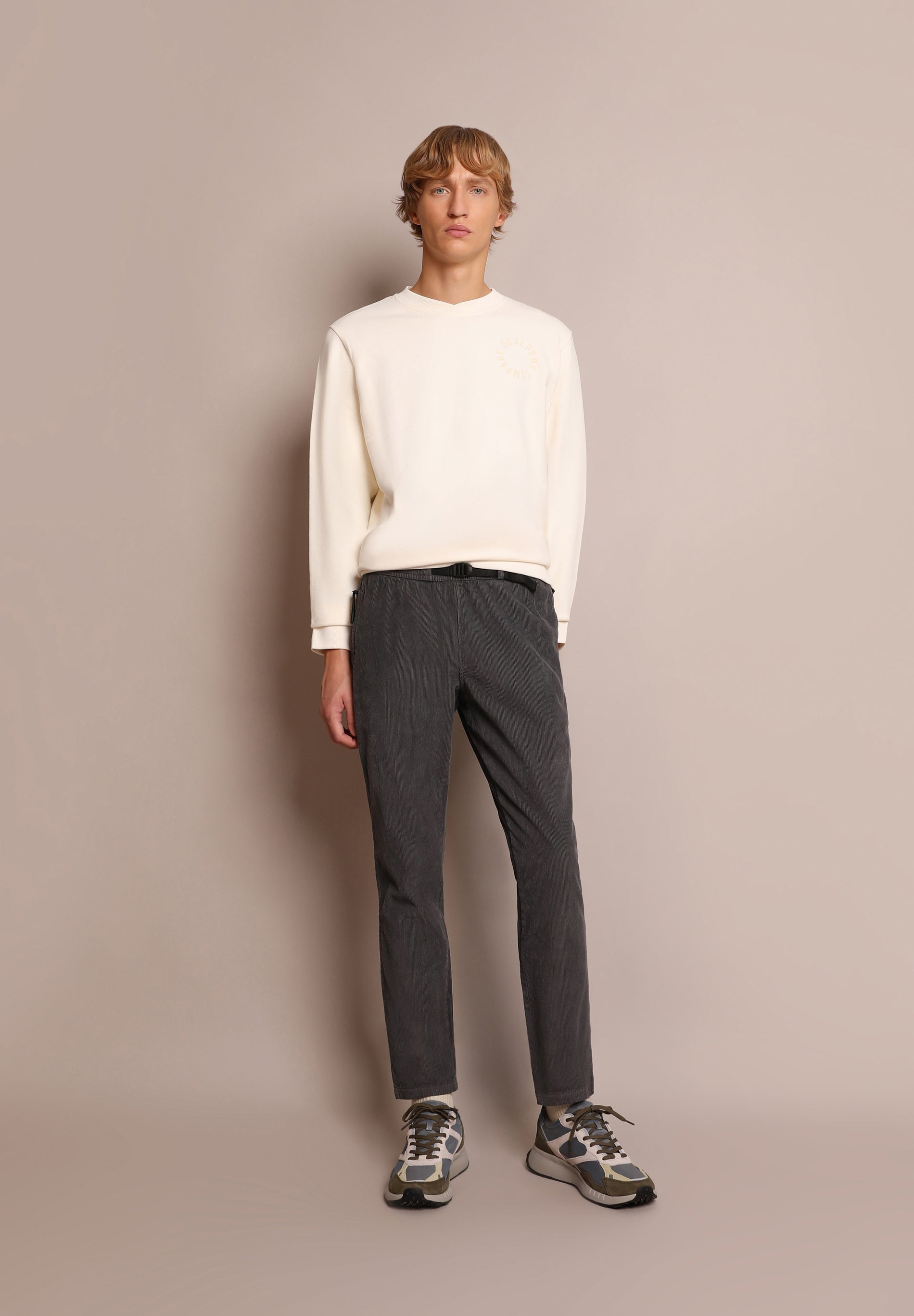 PANTALÓN PANA CIERRE CORREA