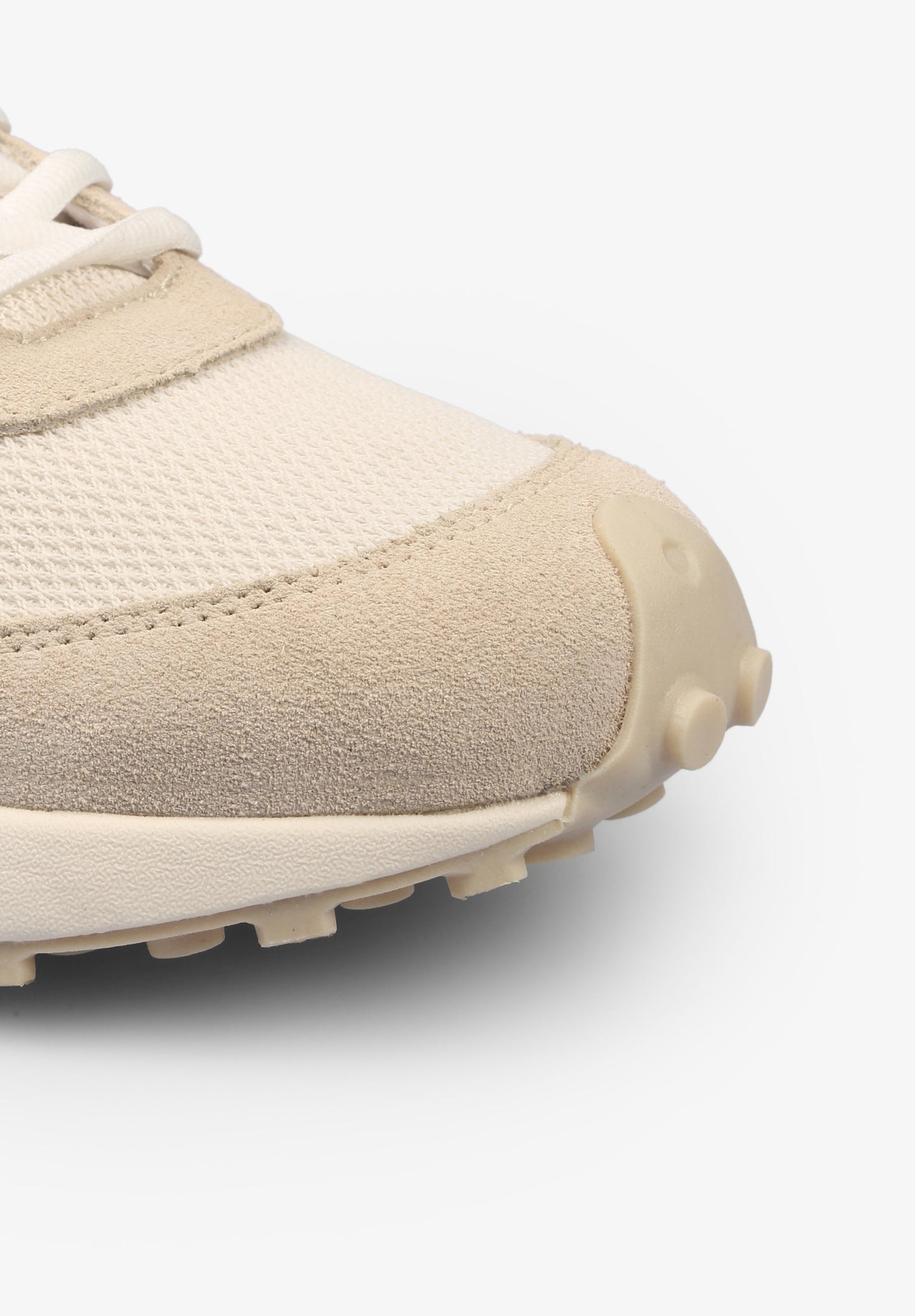 SNEAKERS CALAVERA SUELA DENTADA