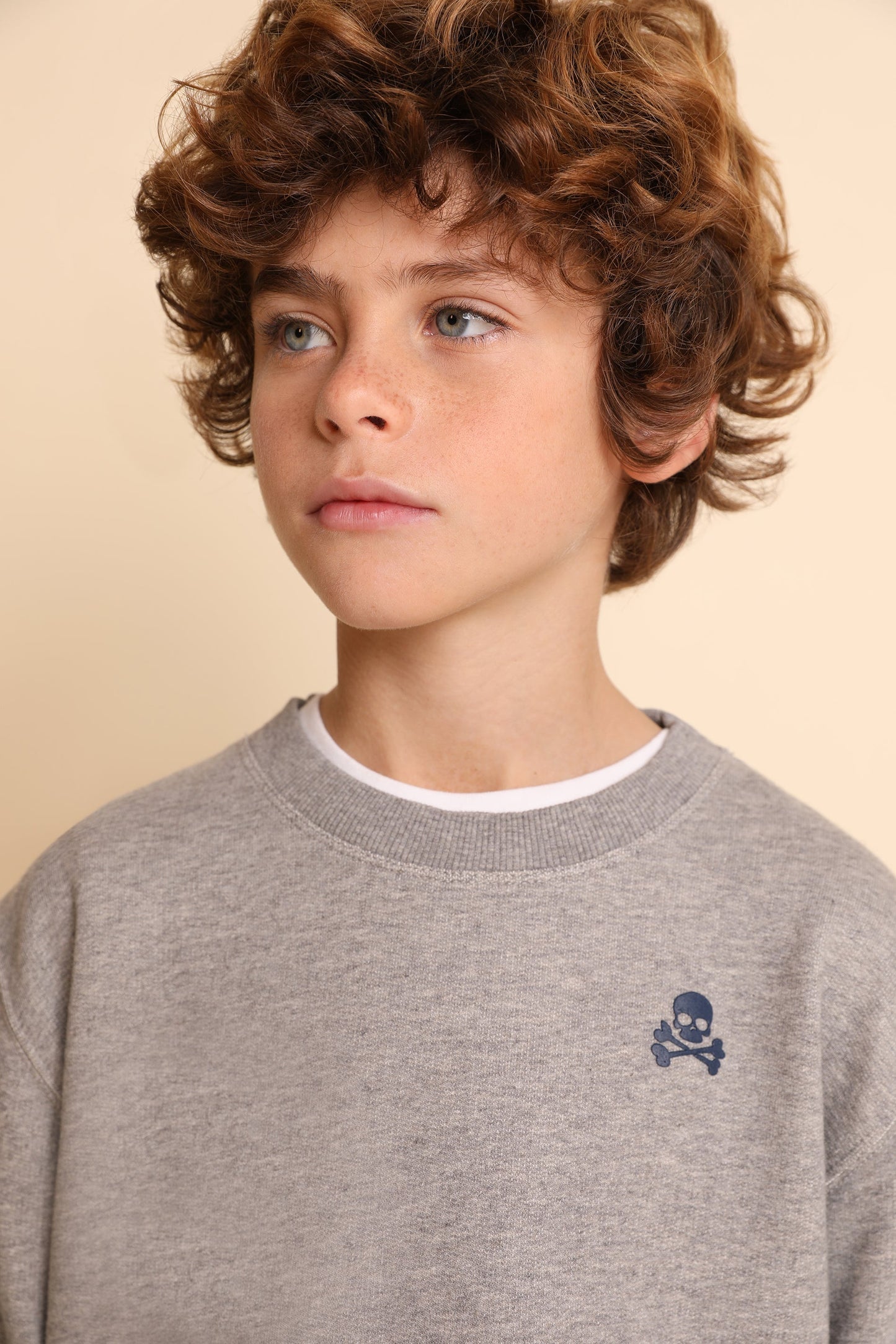 SUDADERA CALAVERA NO LIMITS