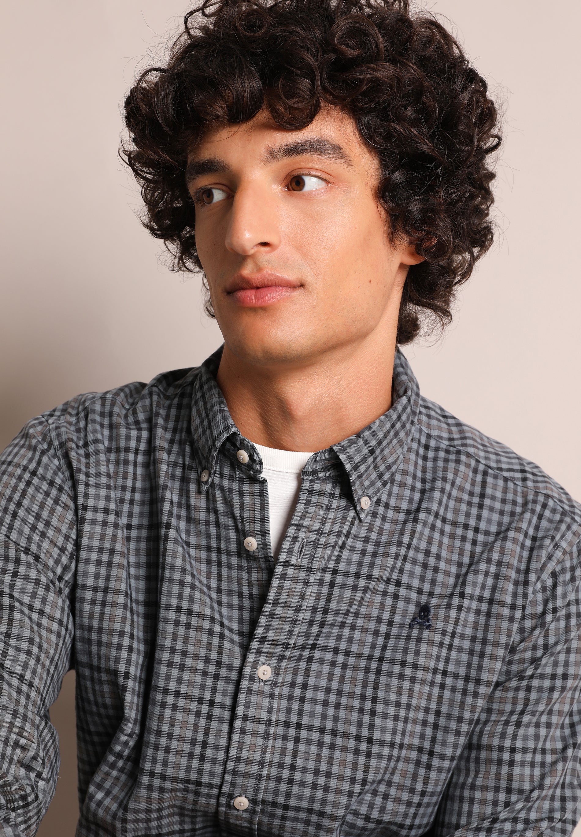 CAMISA CUADROS CON CUELLO BOTONES