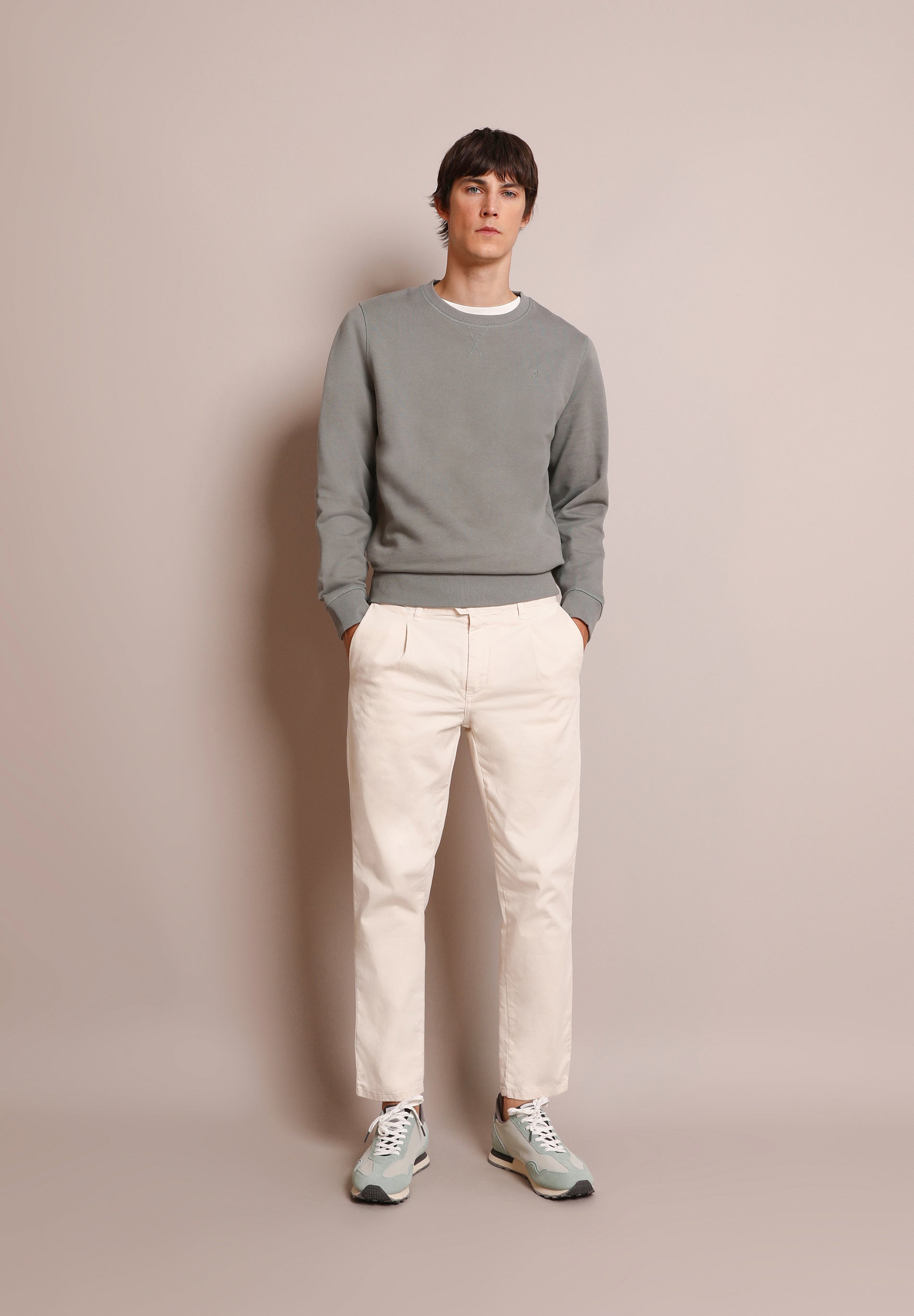 PANTALÓN RELAXED CHINO PINZAS