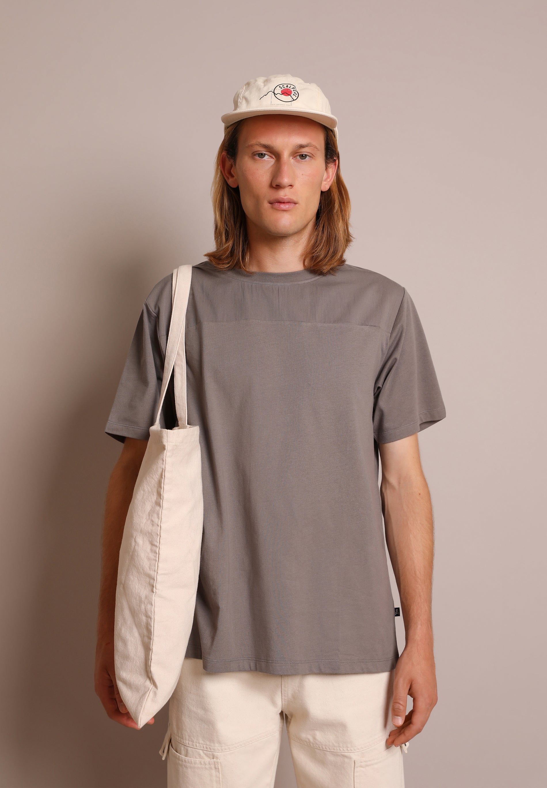CAMISETA BOLSILLO PECHO INVISIBLE