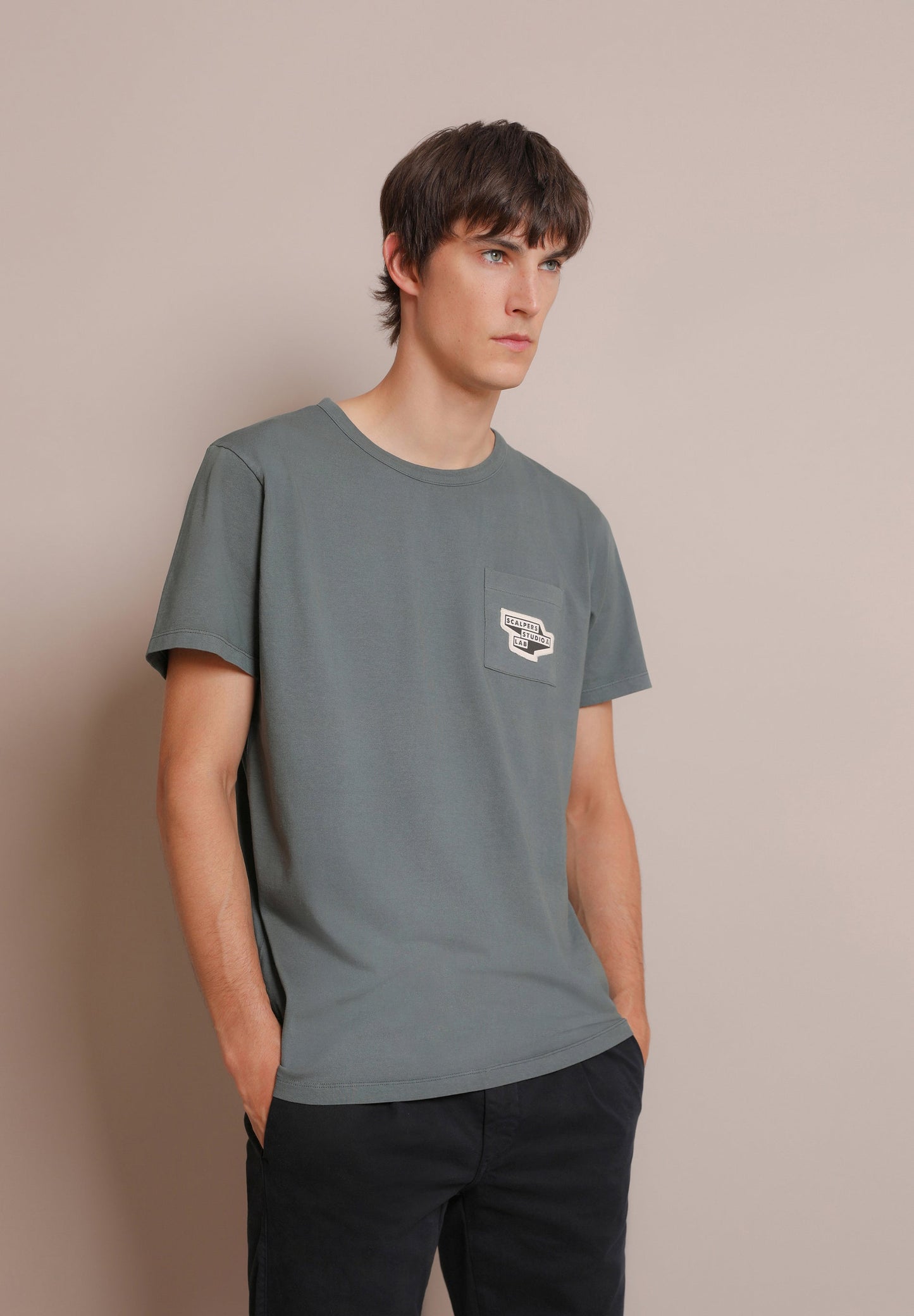 CAMISETA BOLSILLO PARCHE