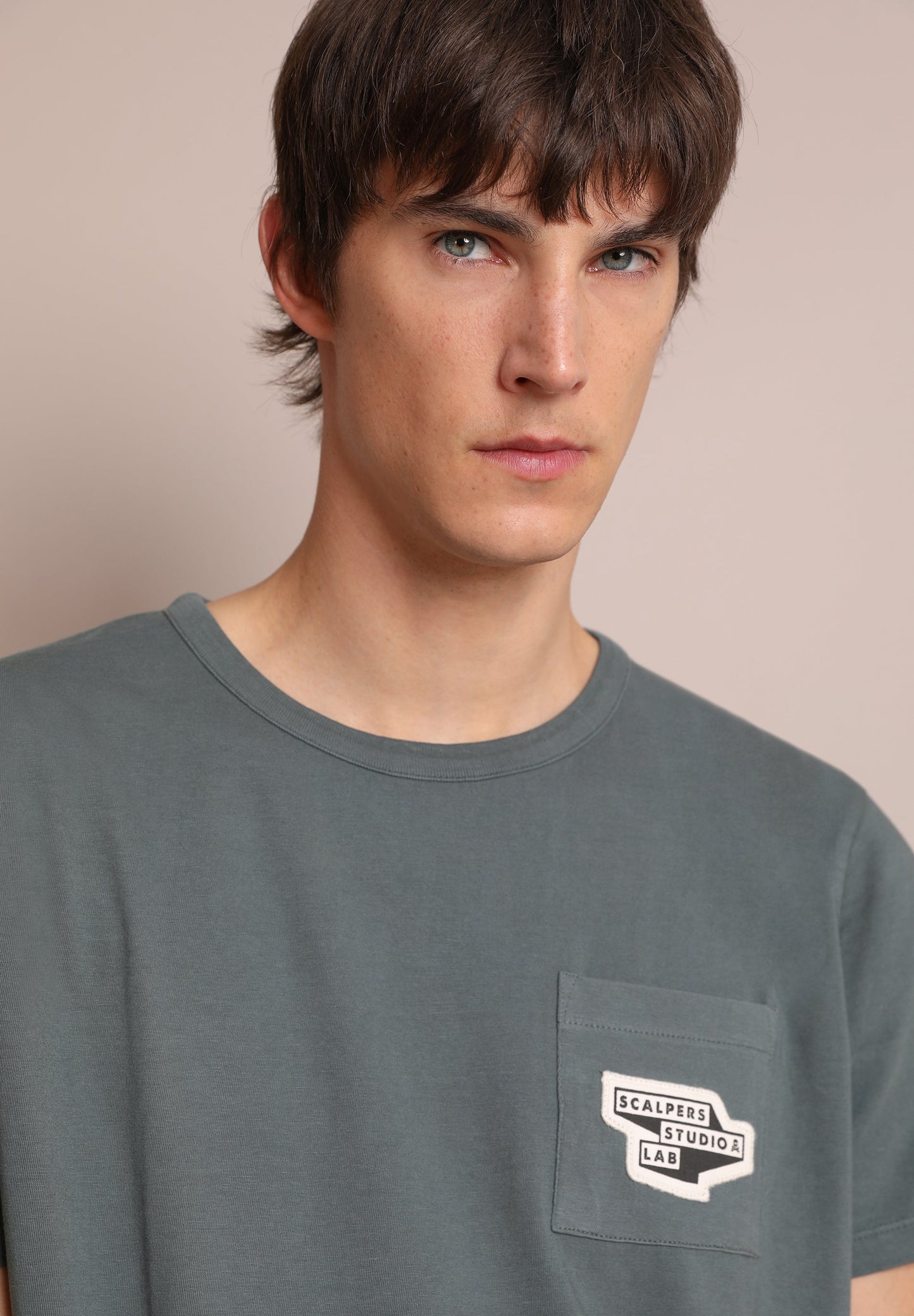 CAMISETA BOLSILLO PARCHE