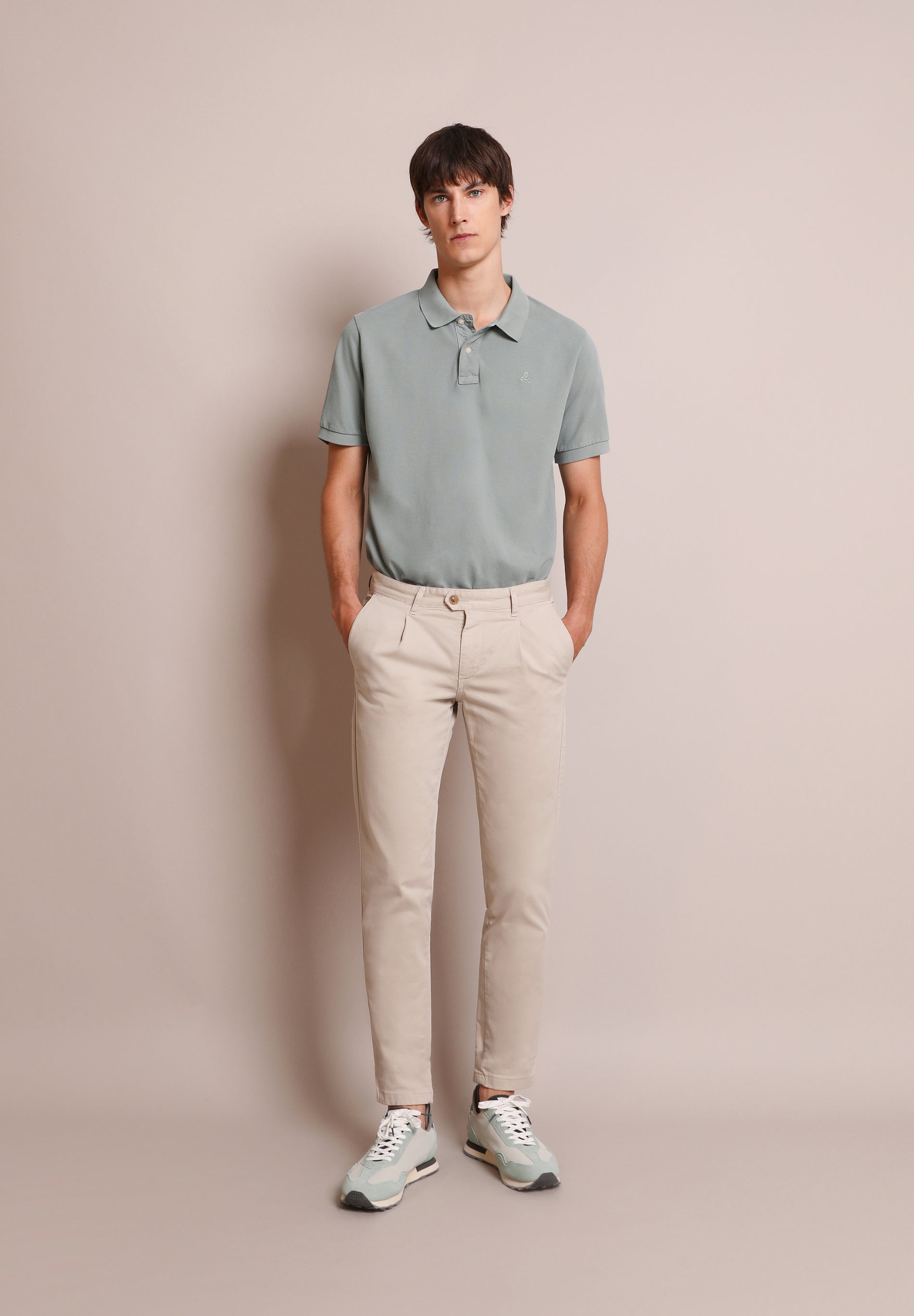 PANTALÓN CHINO PINZAS