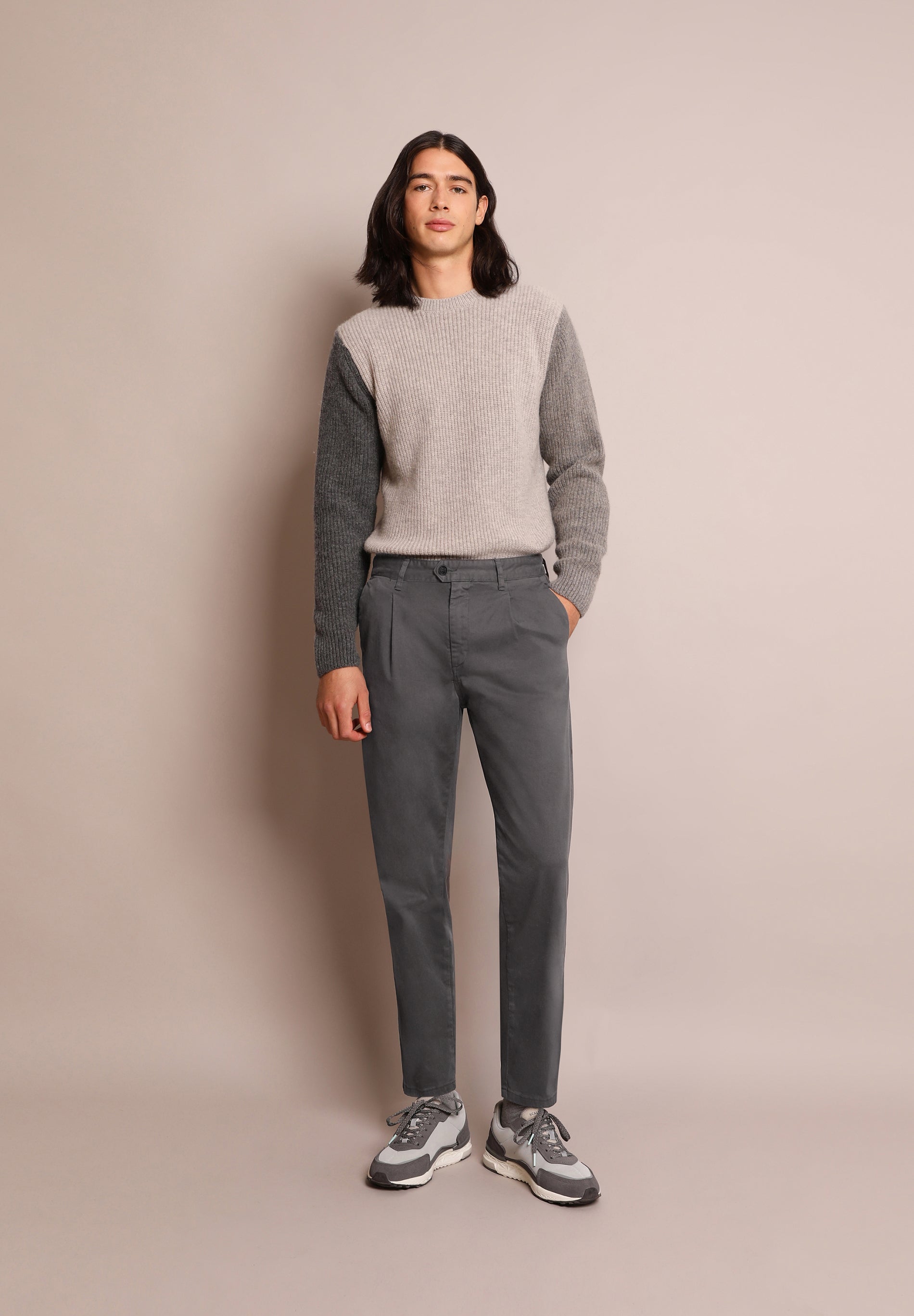 PANTALÓN CHINO PINZAS