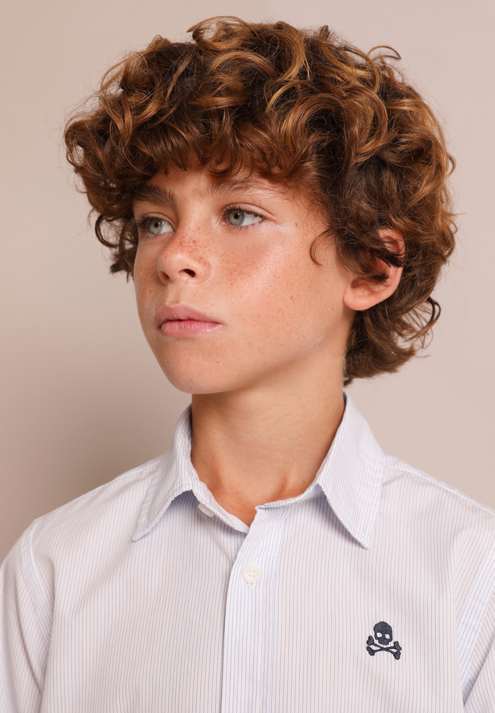 CAMISA CALAVERA CONTRASTE