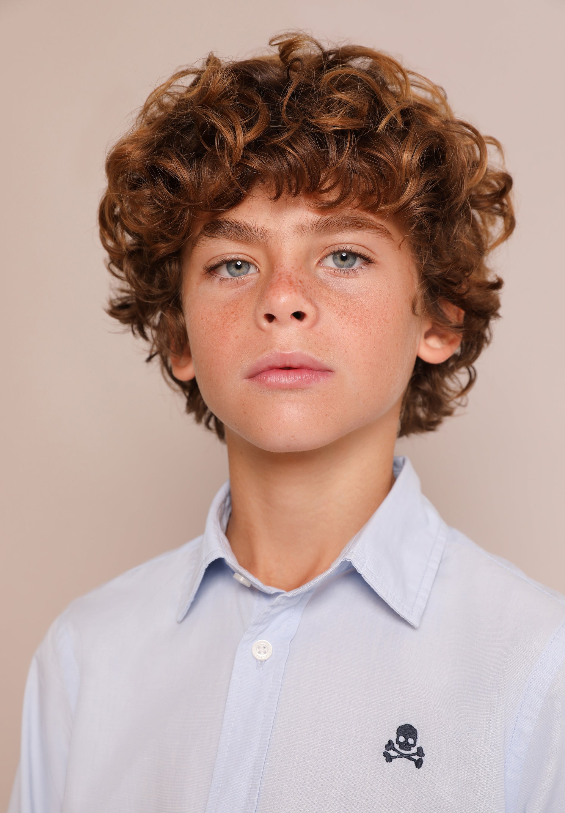 CAMISA CALAVERA CONTRASTE