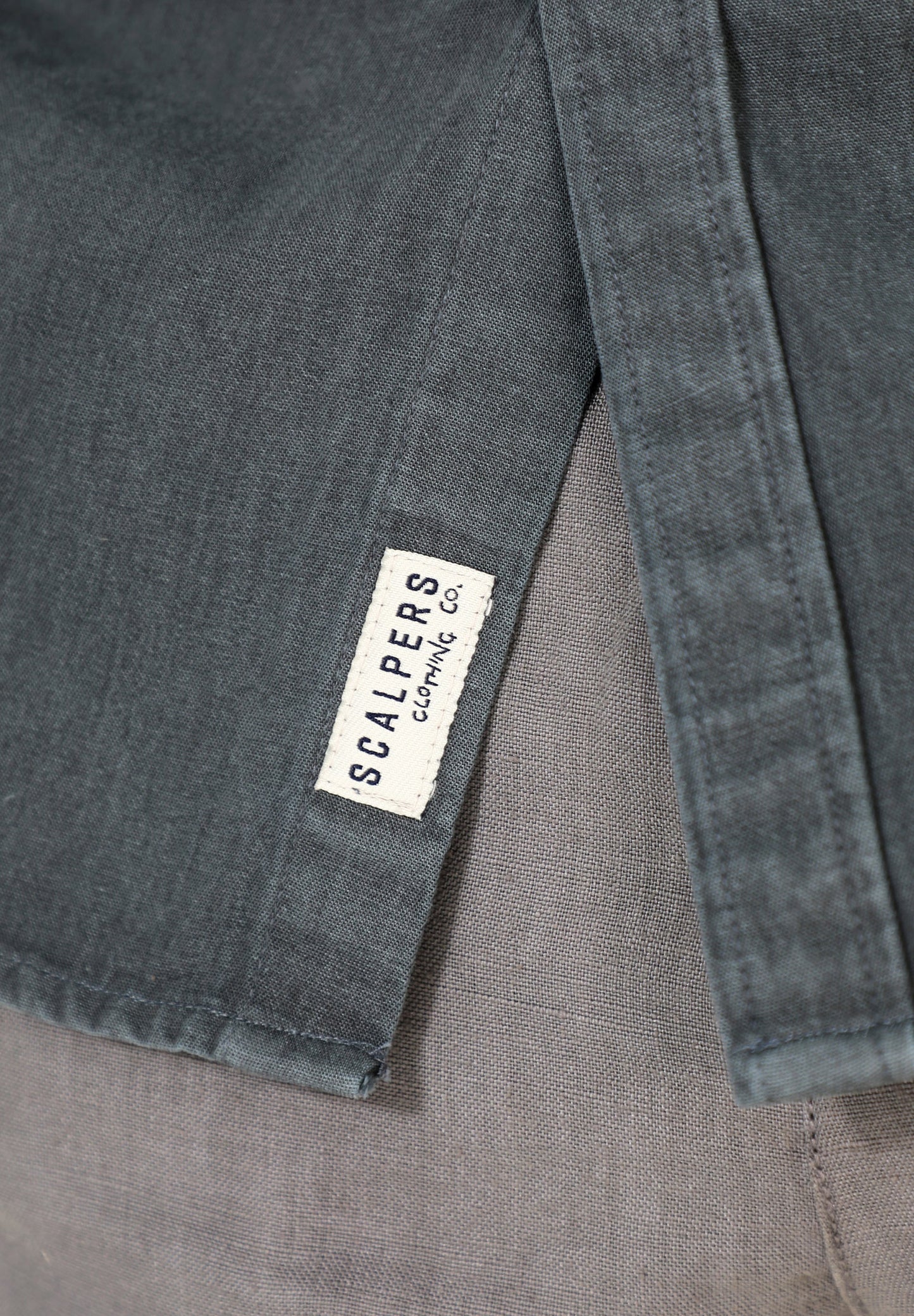 CAMISA DENIM OSCURA CALAVERA