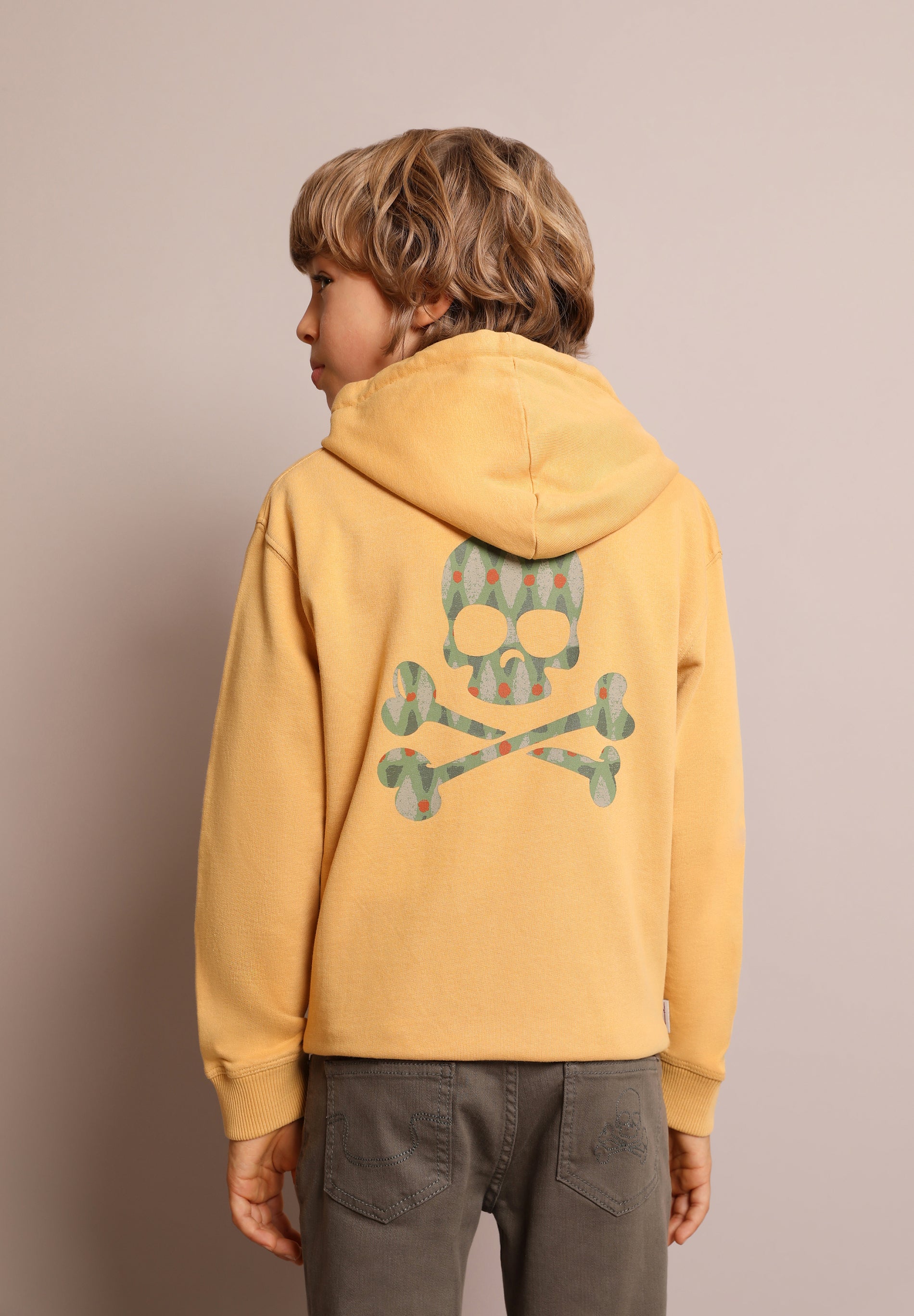 SUDADERA CAPUCHA PRINT TRASERO