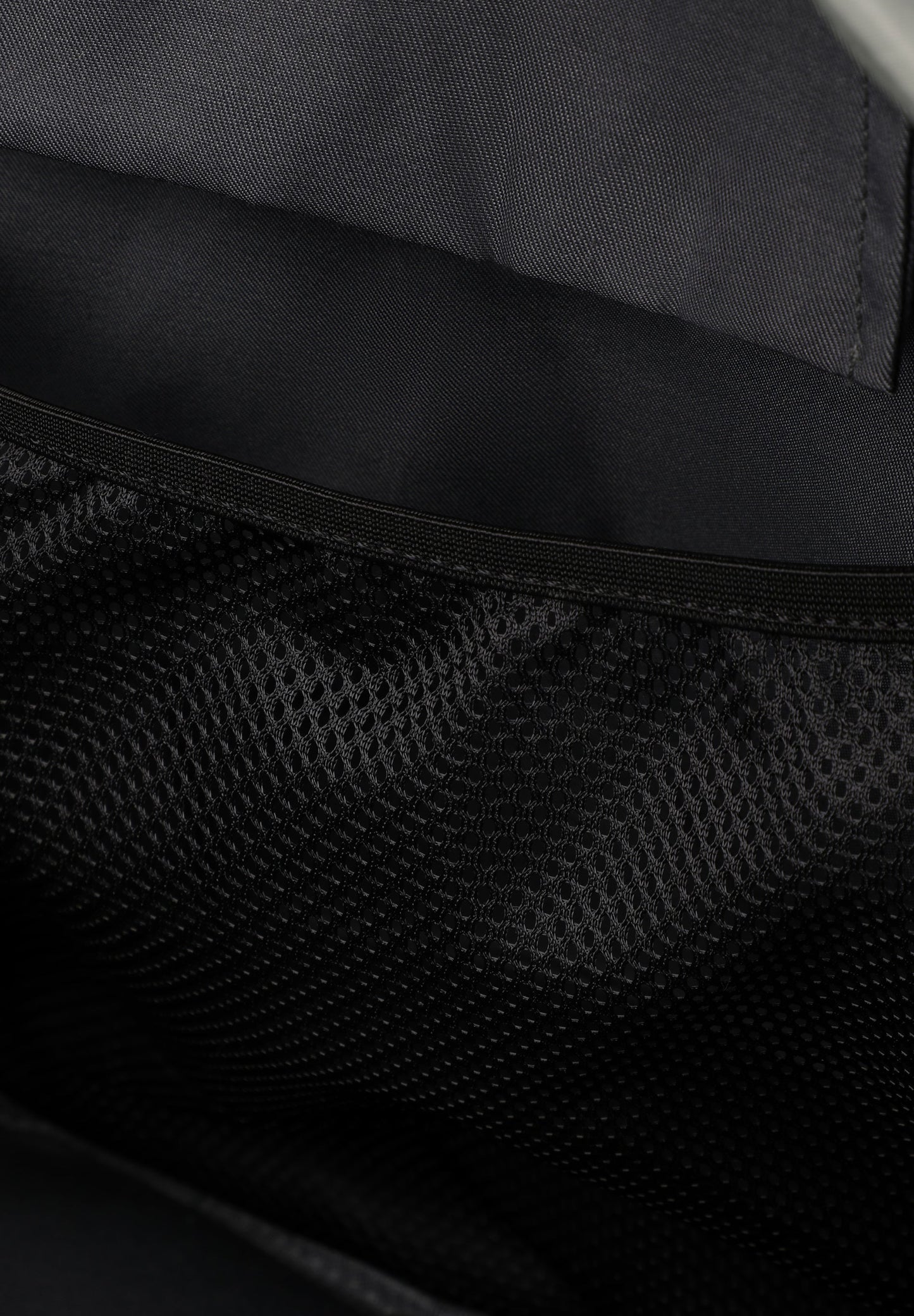 MOCHILA BOLSILLO FRONTAL CREMALLERA