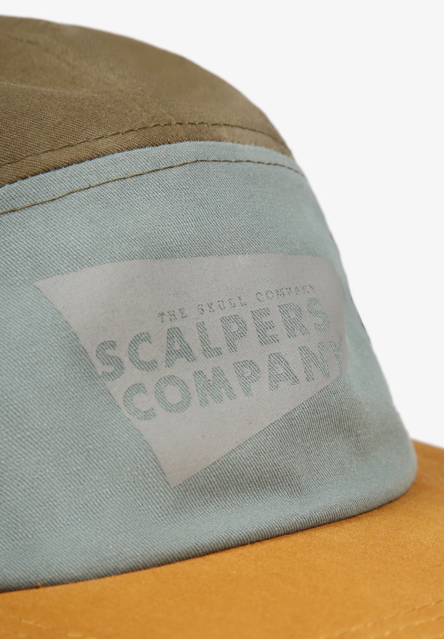 GORRA TRICOLOR PRINT FRONTAL