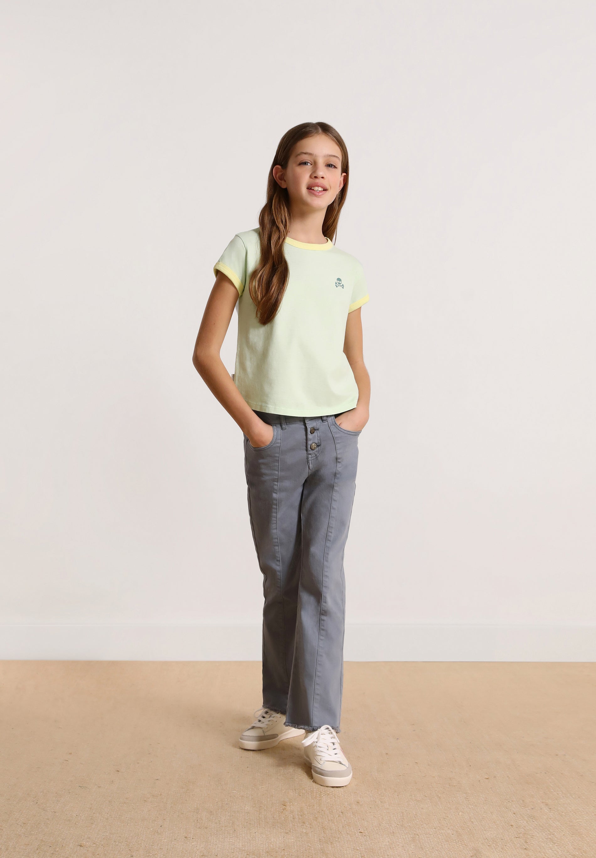 PANTALÓN FLARE BOTONES