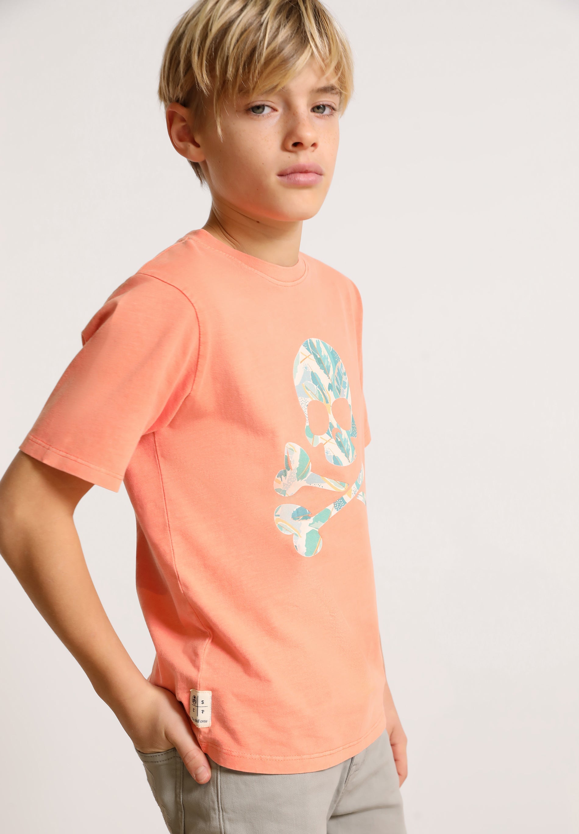 CAMISETA CALAVERA HOJAS