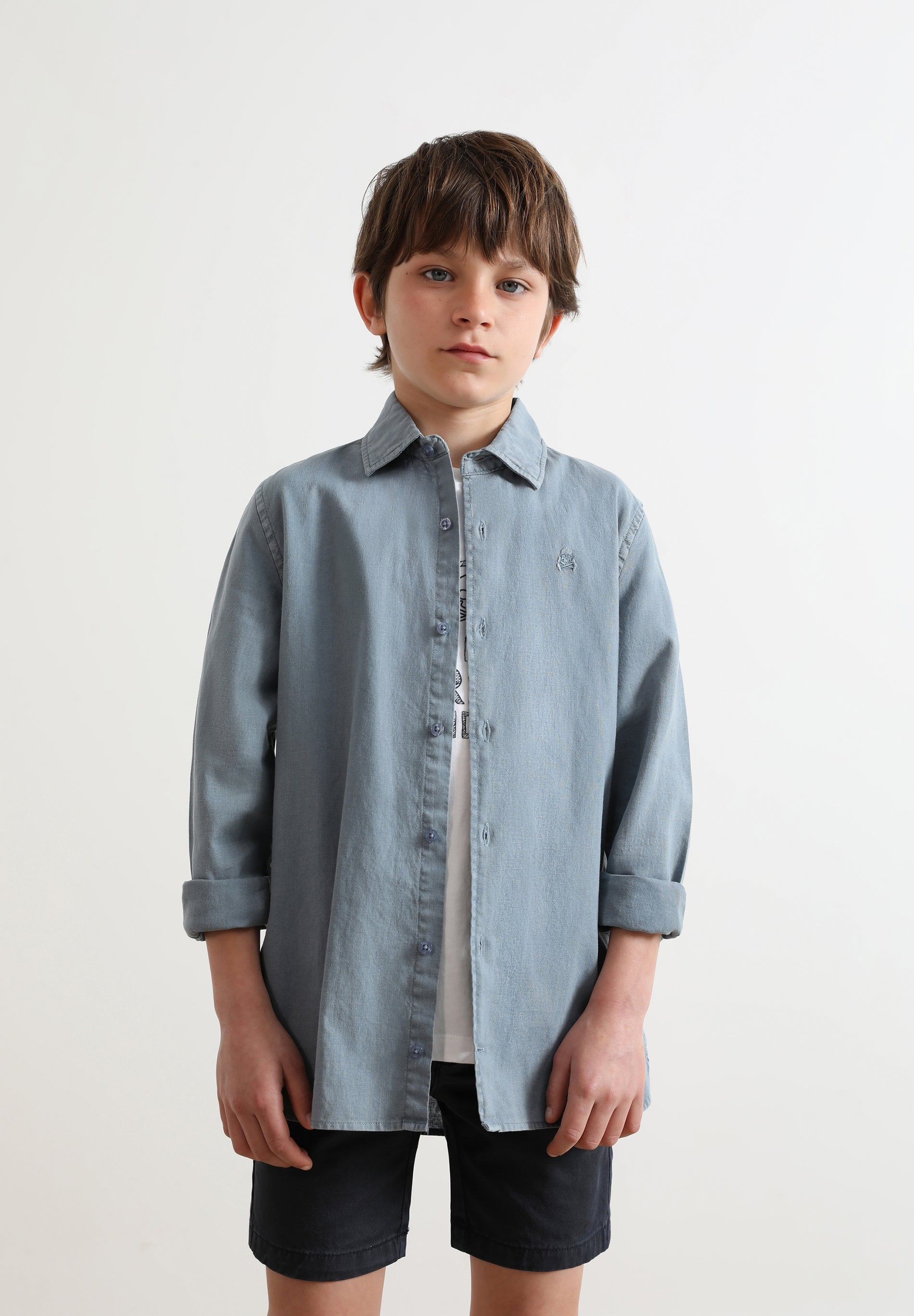 CAMISA CALAVERA BORDADA TONO