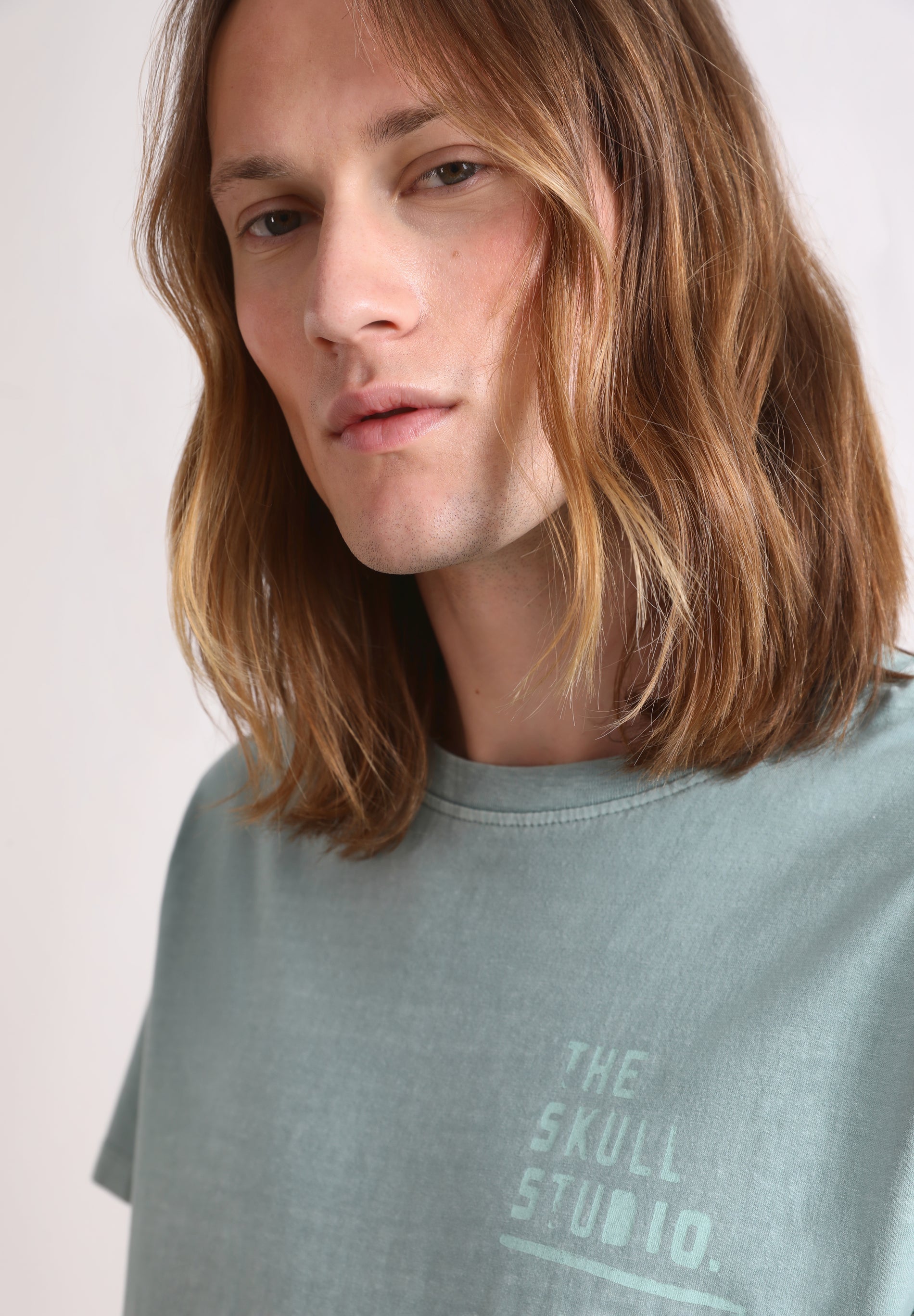 CAMISETA TEXTO TRASERO