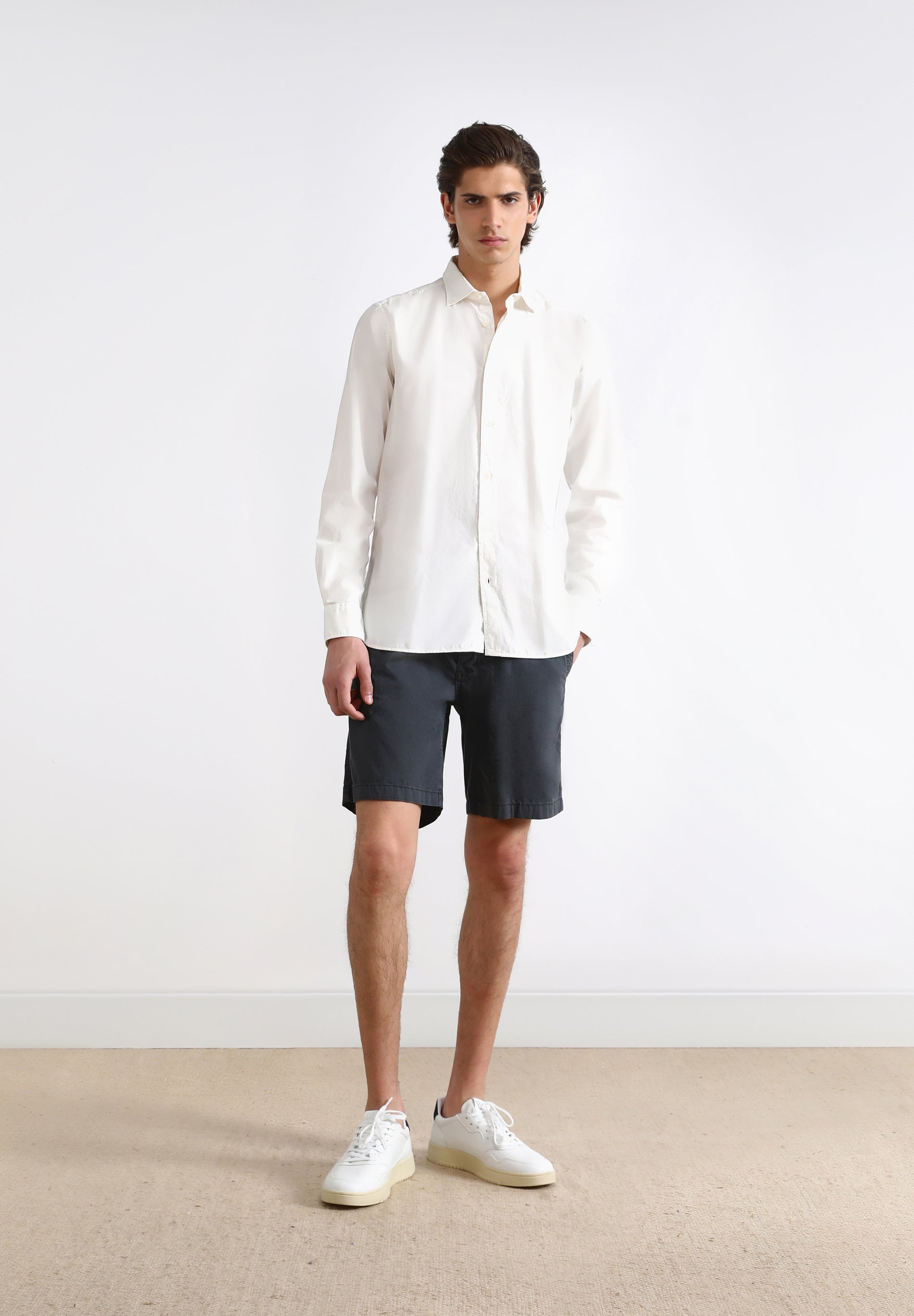 CAMISA CALAVERA BORDADA TONO