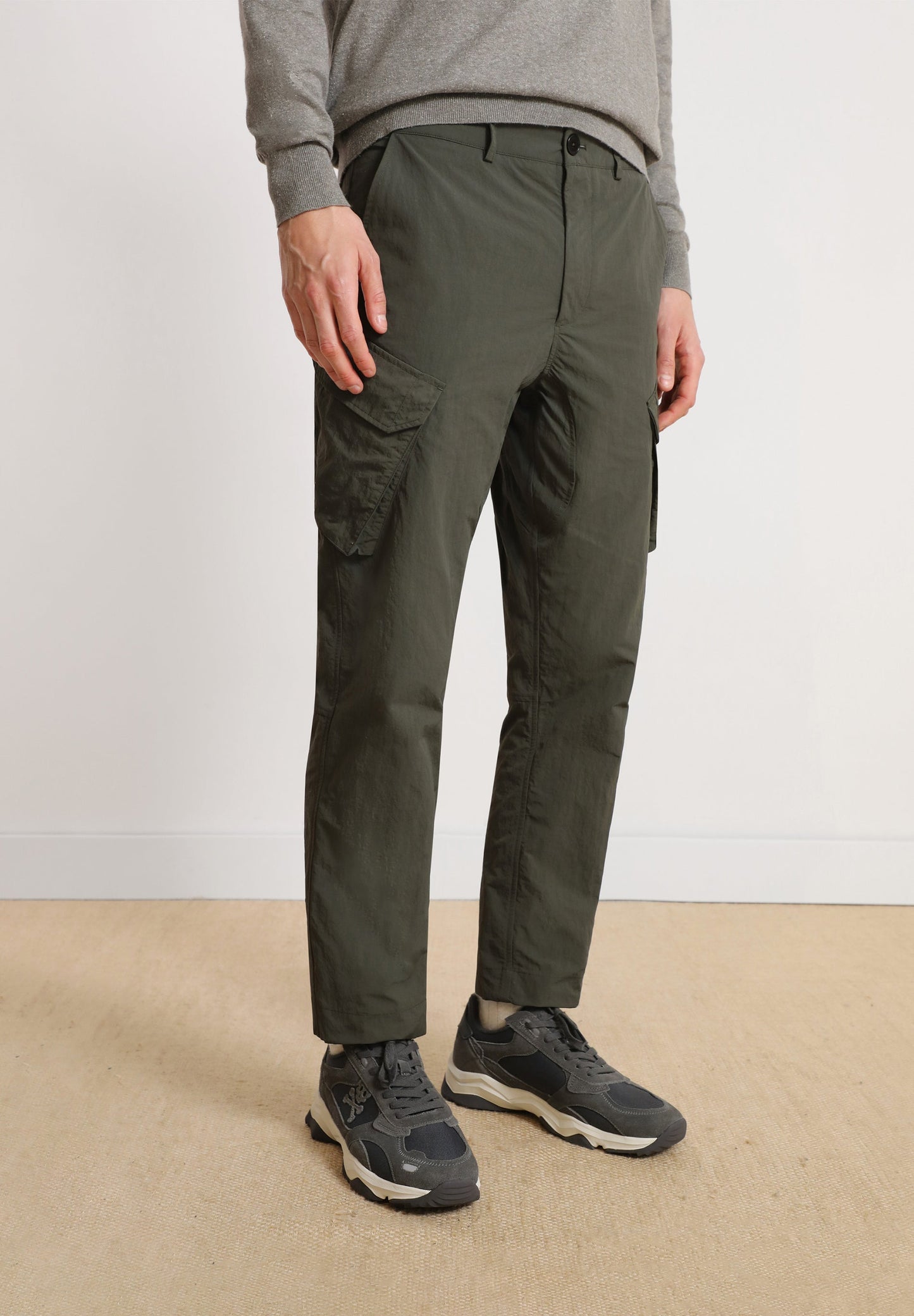 PANTALÓN PREMIUM JOGGER LIGERO BOLSILLOS