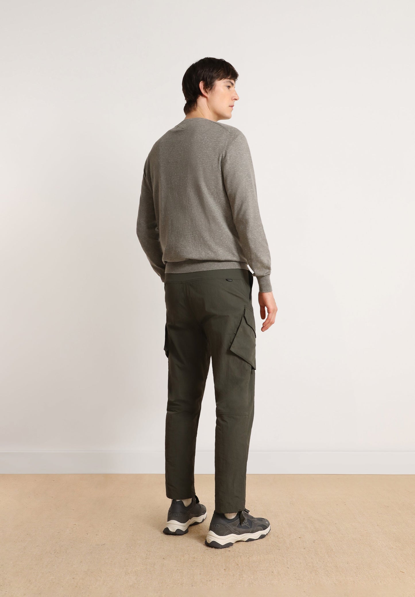 PANTALÓN PREMIUM JOGGER LIGERO BOLSILLOS
