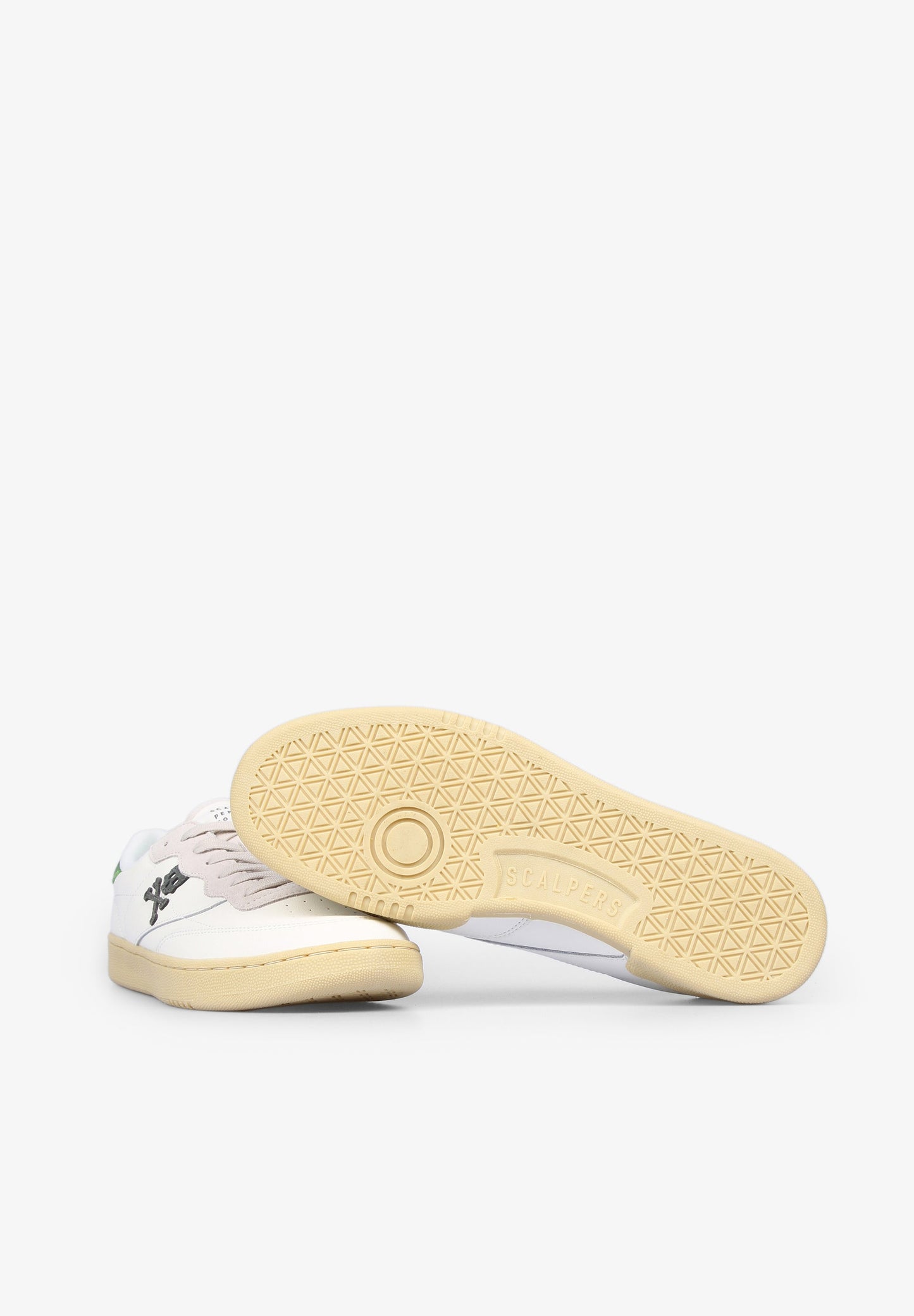 SNEAKERS DETALLE TALÓN