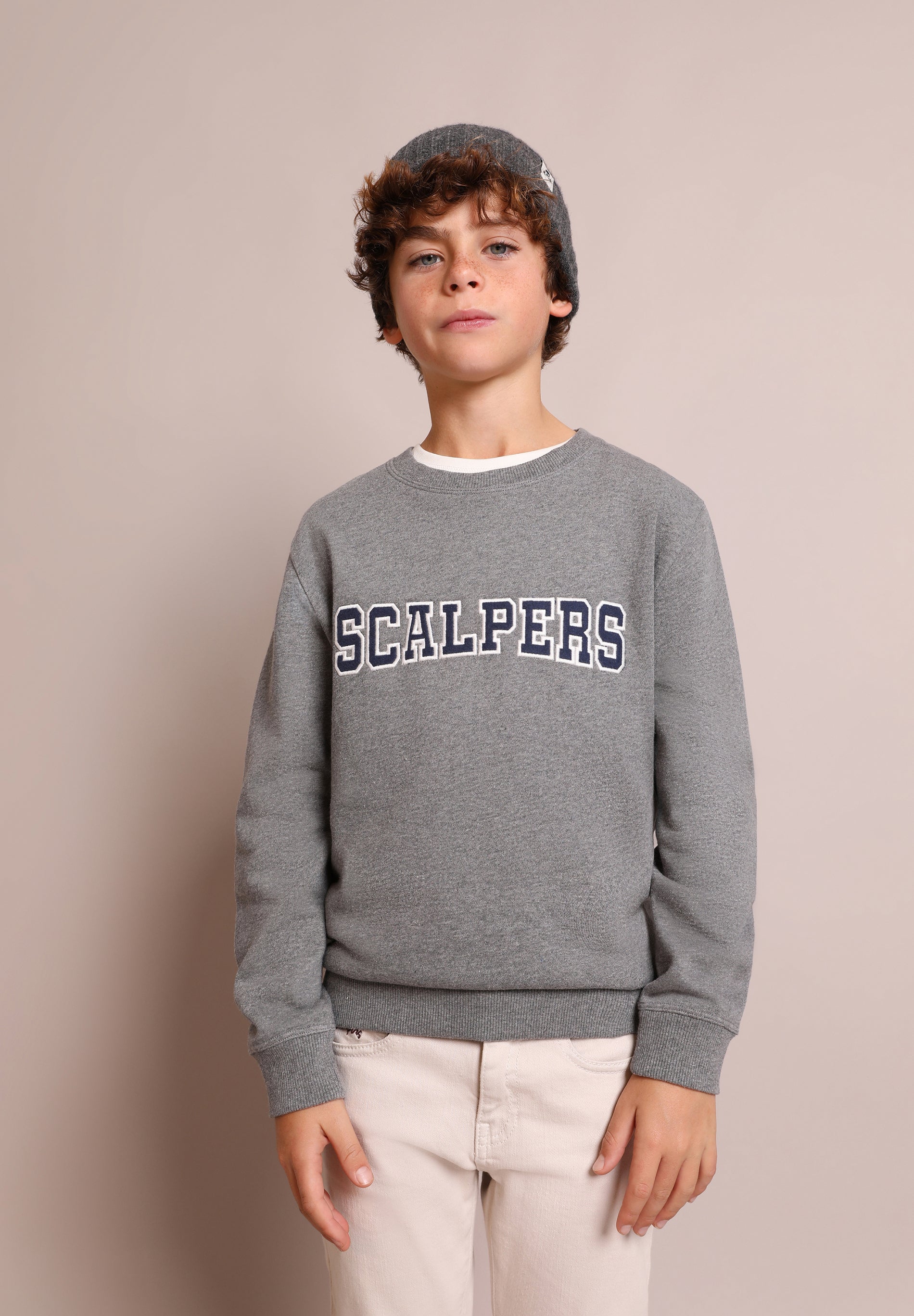 SUDADERA LOGO BORDADO FRONTAL