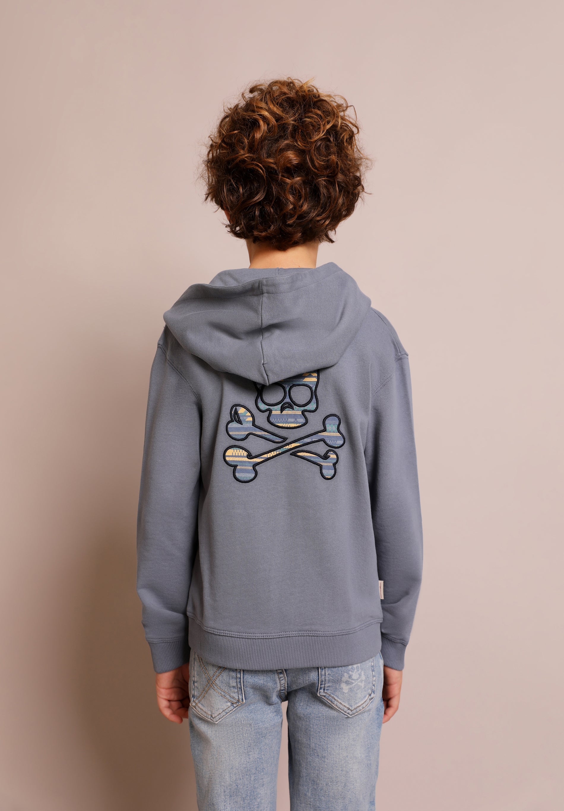 SUDADERA CREMALLERA CALAVERA TRASERA