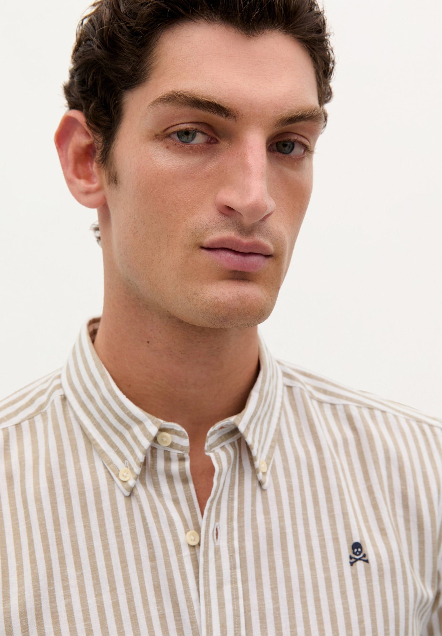 CAMISA RAYAS CUELLO BOTONES