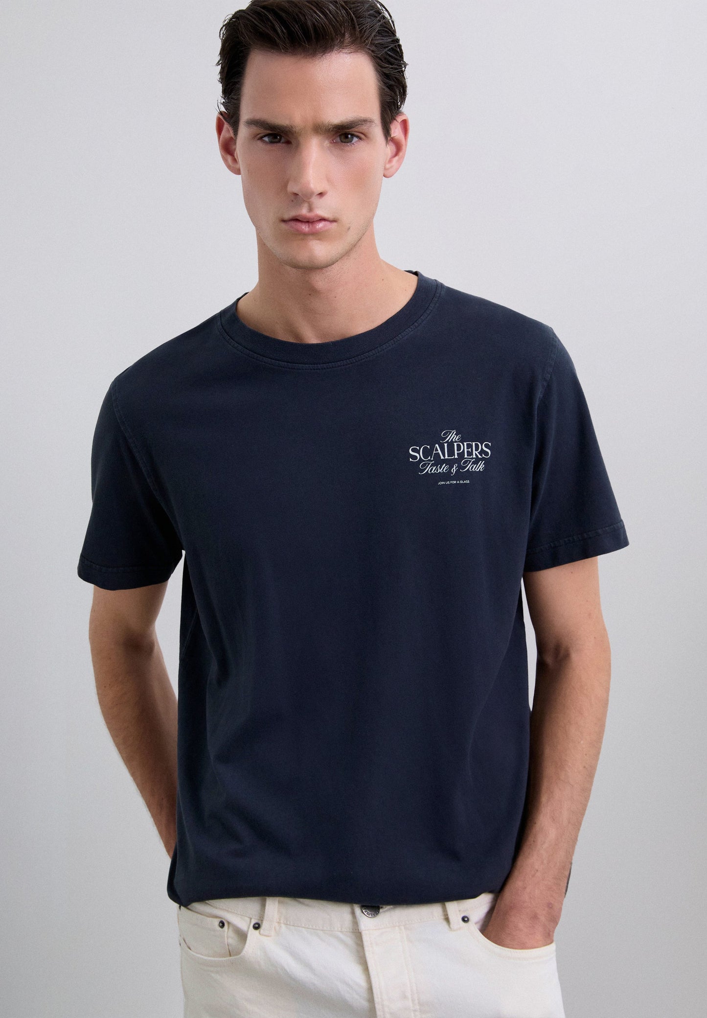 POLERA PRINT LOGO CONTRASTE