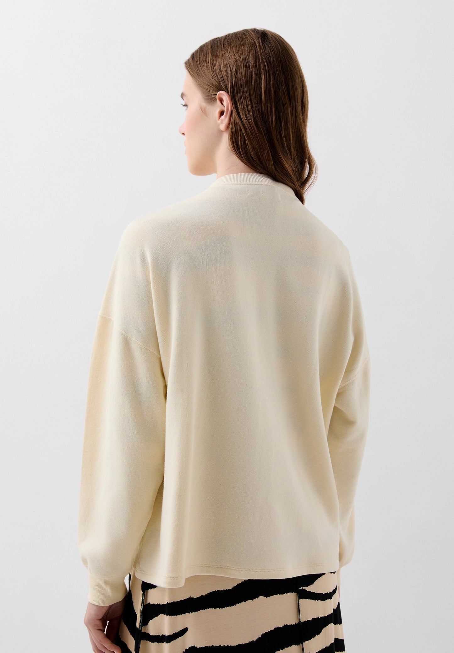 POLERÓN CALAVERA BORDADA TONO