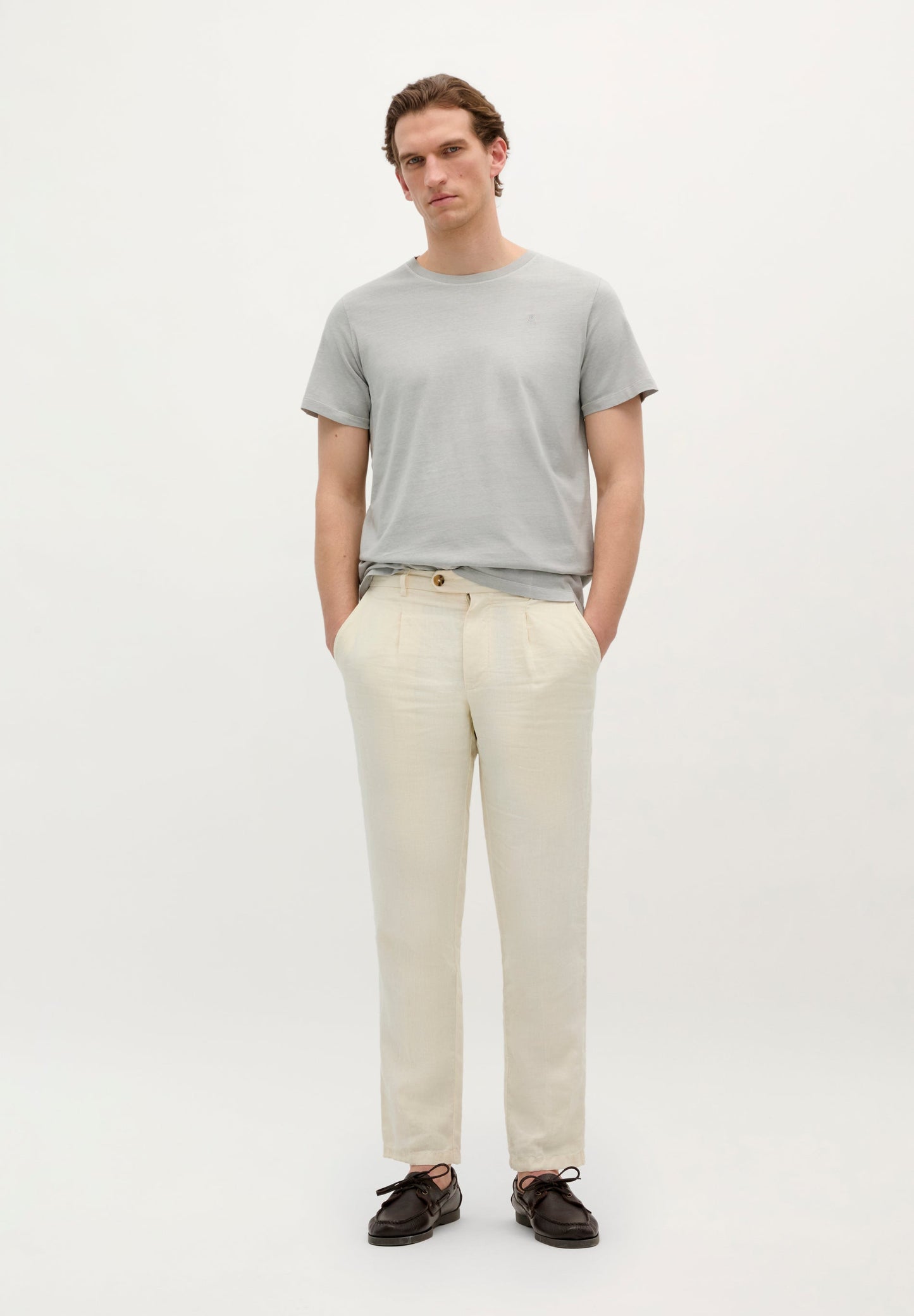 POLERA CALAVERA BORDADA TONO