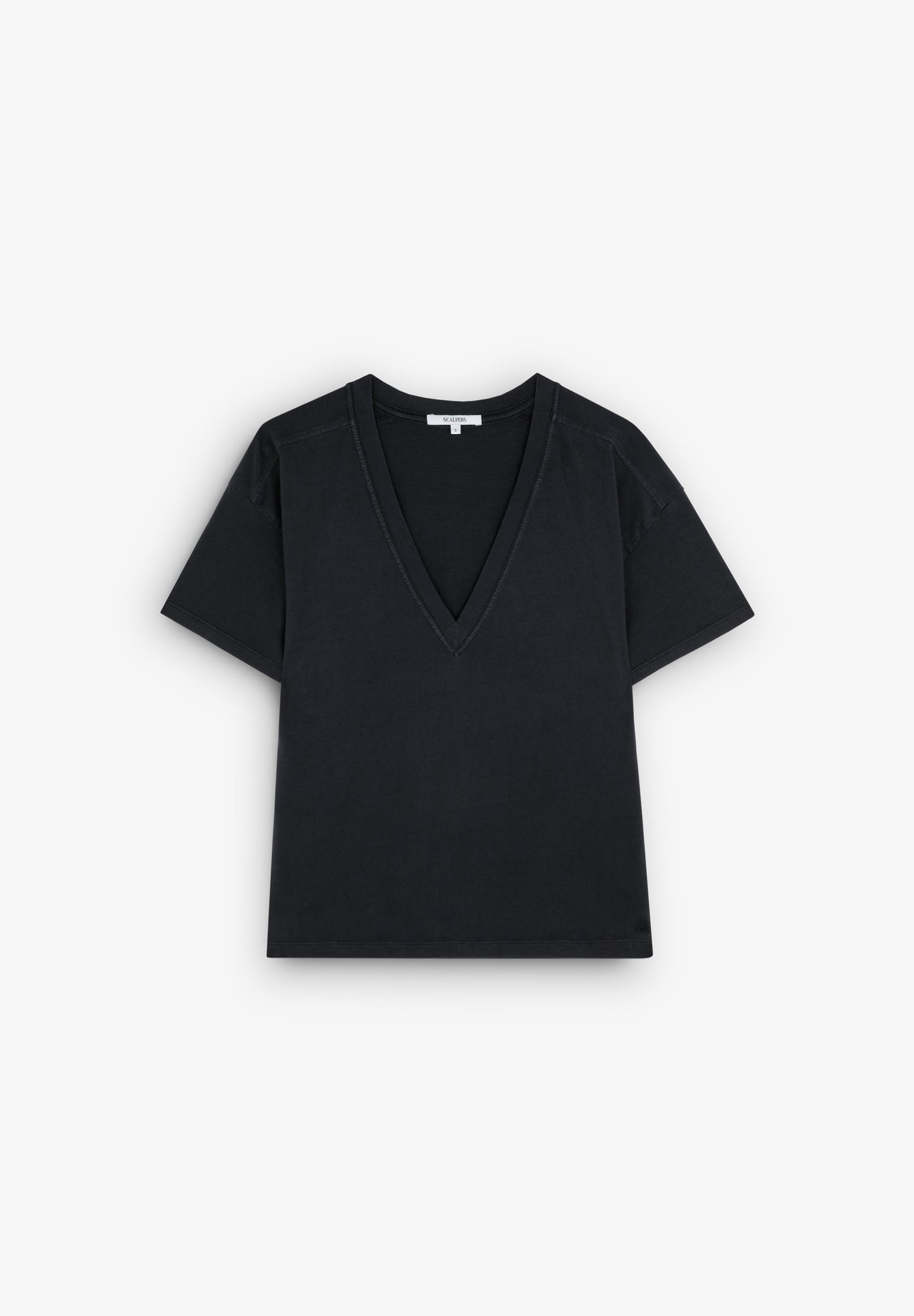 POLERA BÁSICA ESCOTE V