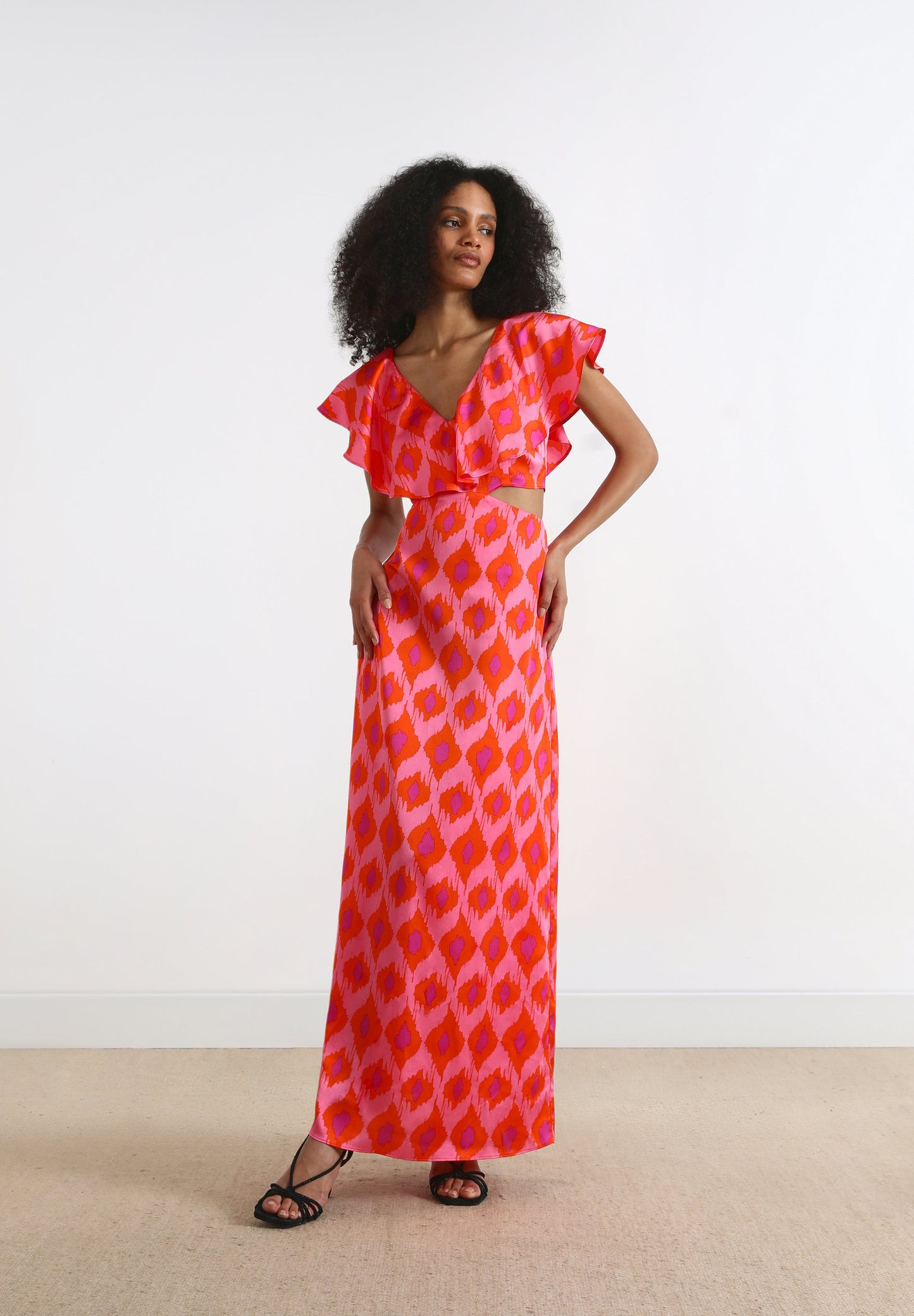 VESTIDO CUT OUT VOLANTE