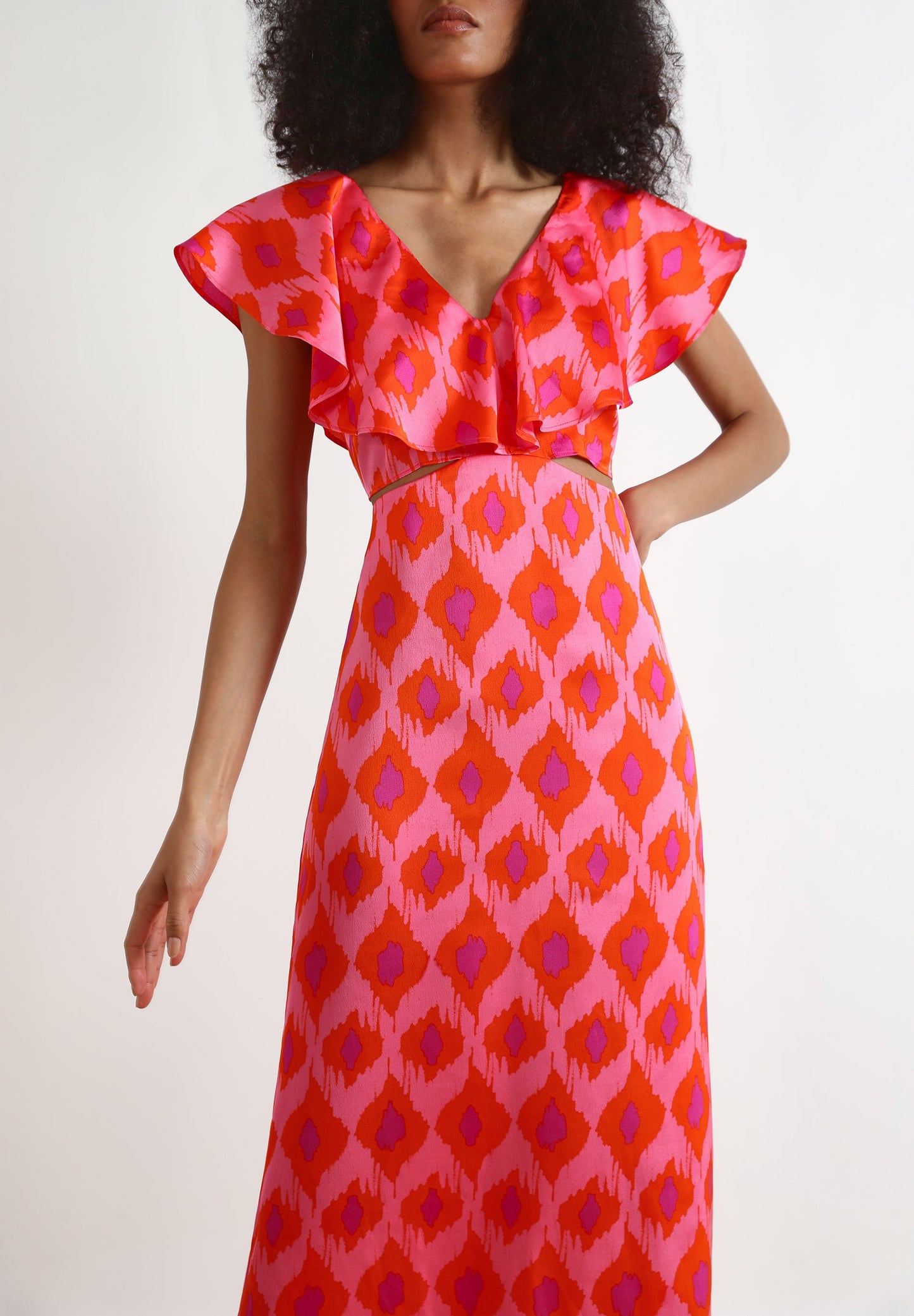 VESTIDO CUT OUT VOLANTE