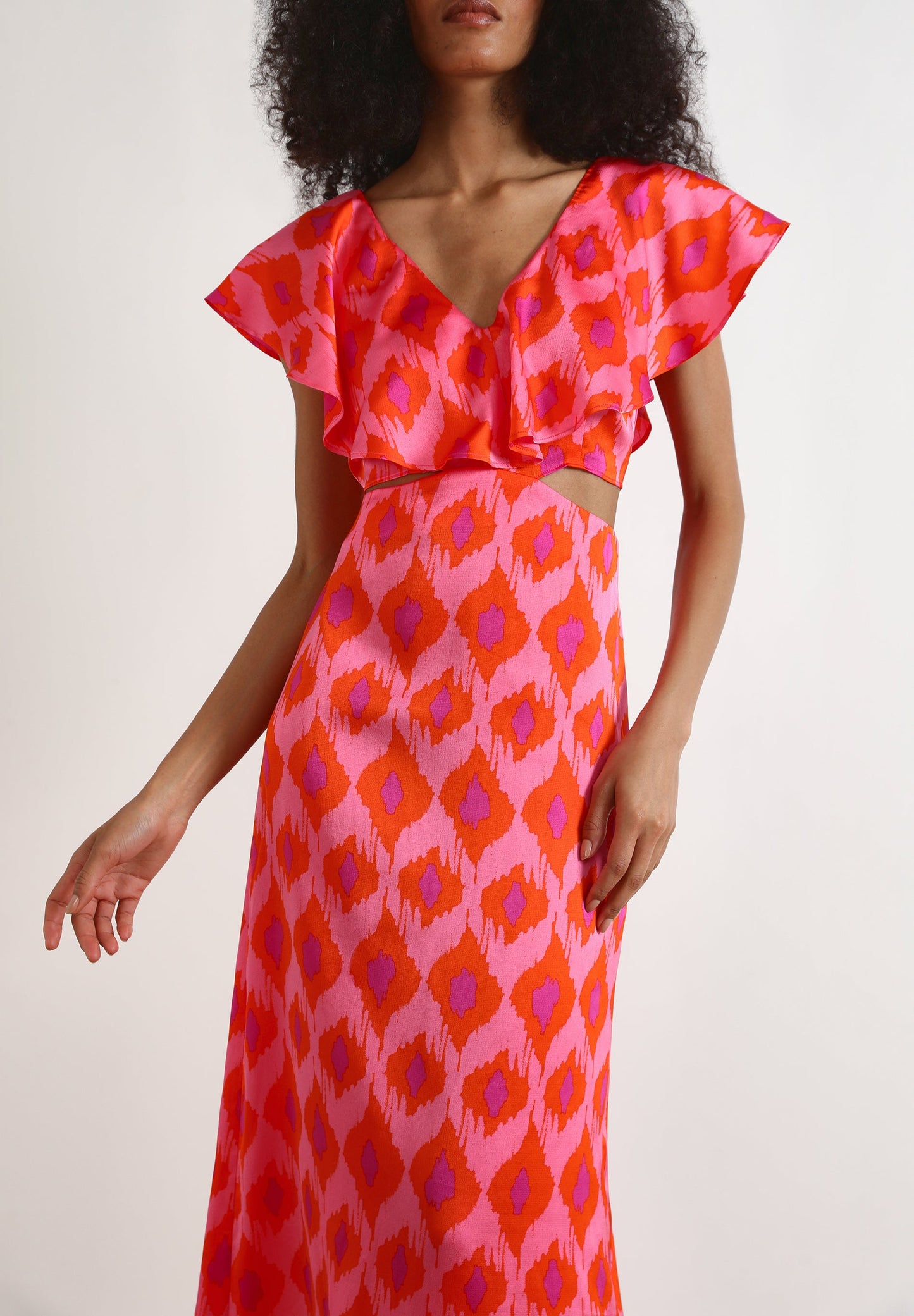 VESTIDO CUT OUT VOLANTE