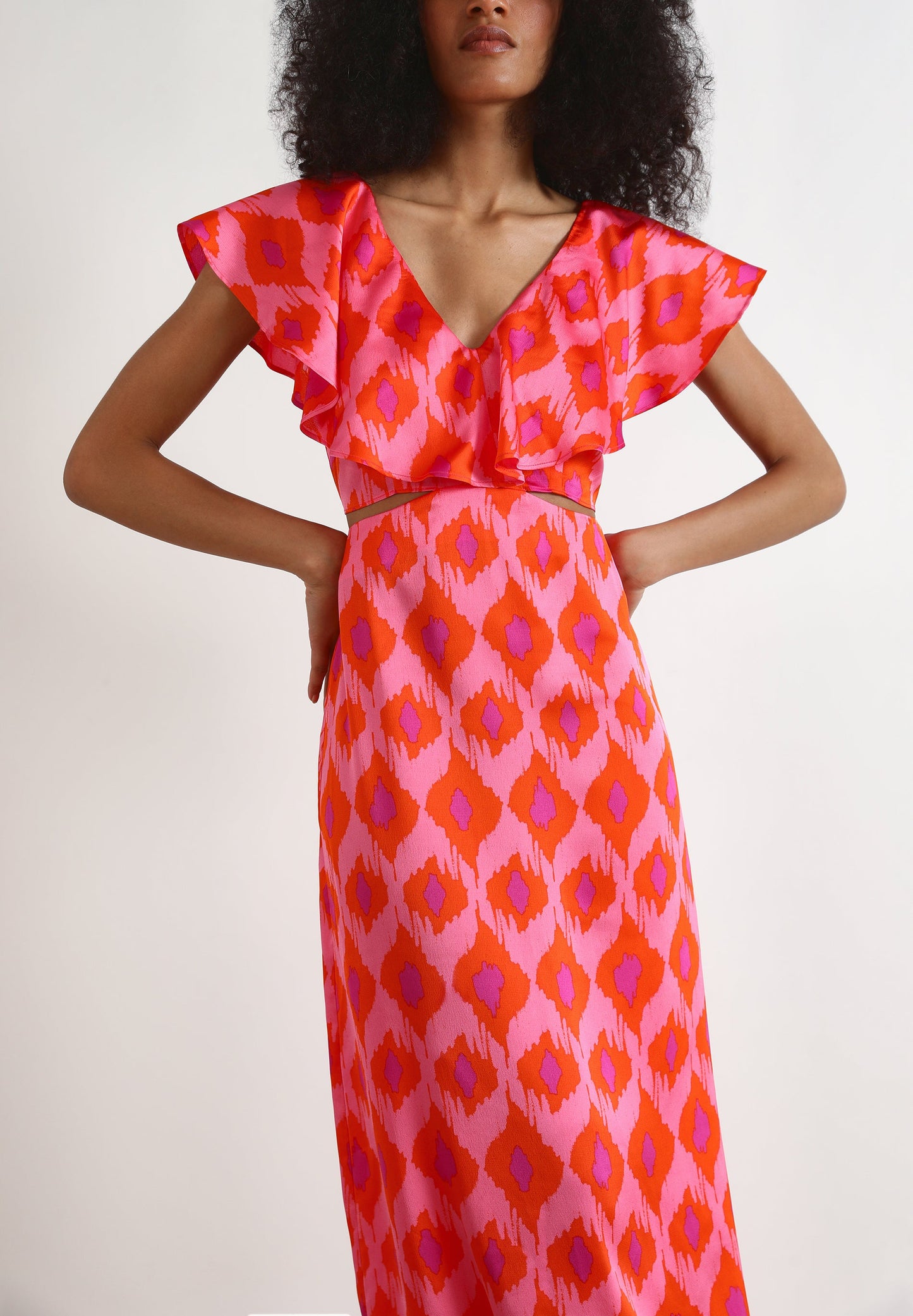 VESTIDO CUT OUT VOLANTE