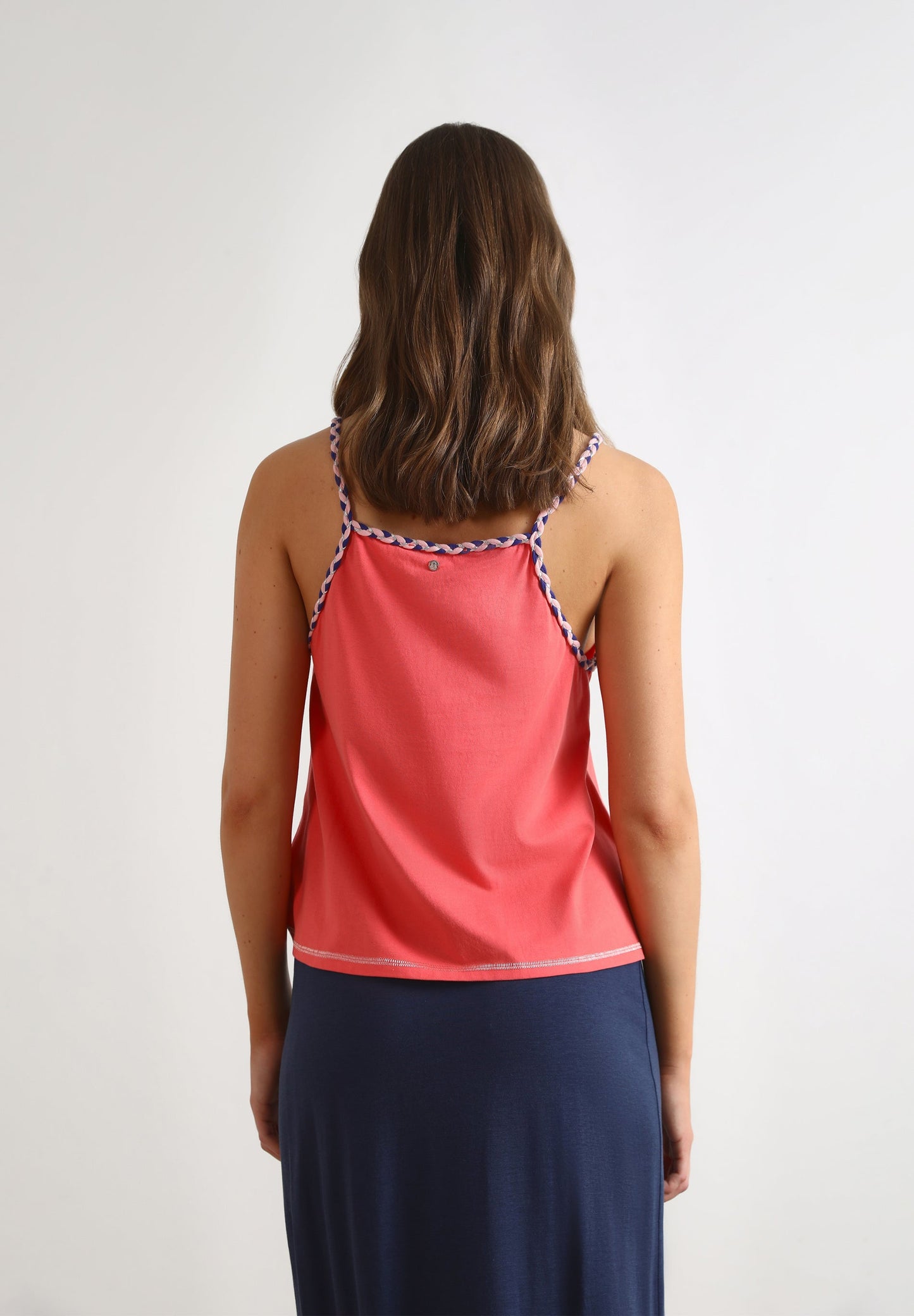 CAMISETA TIRANTES DETALLE