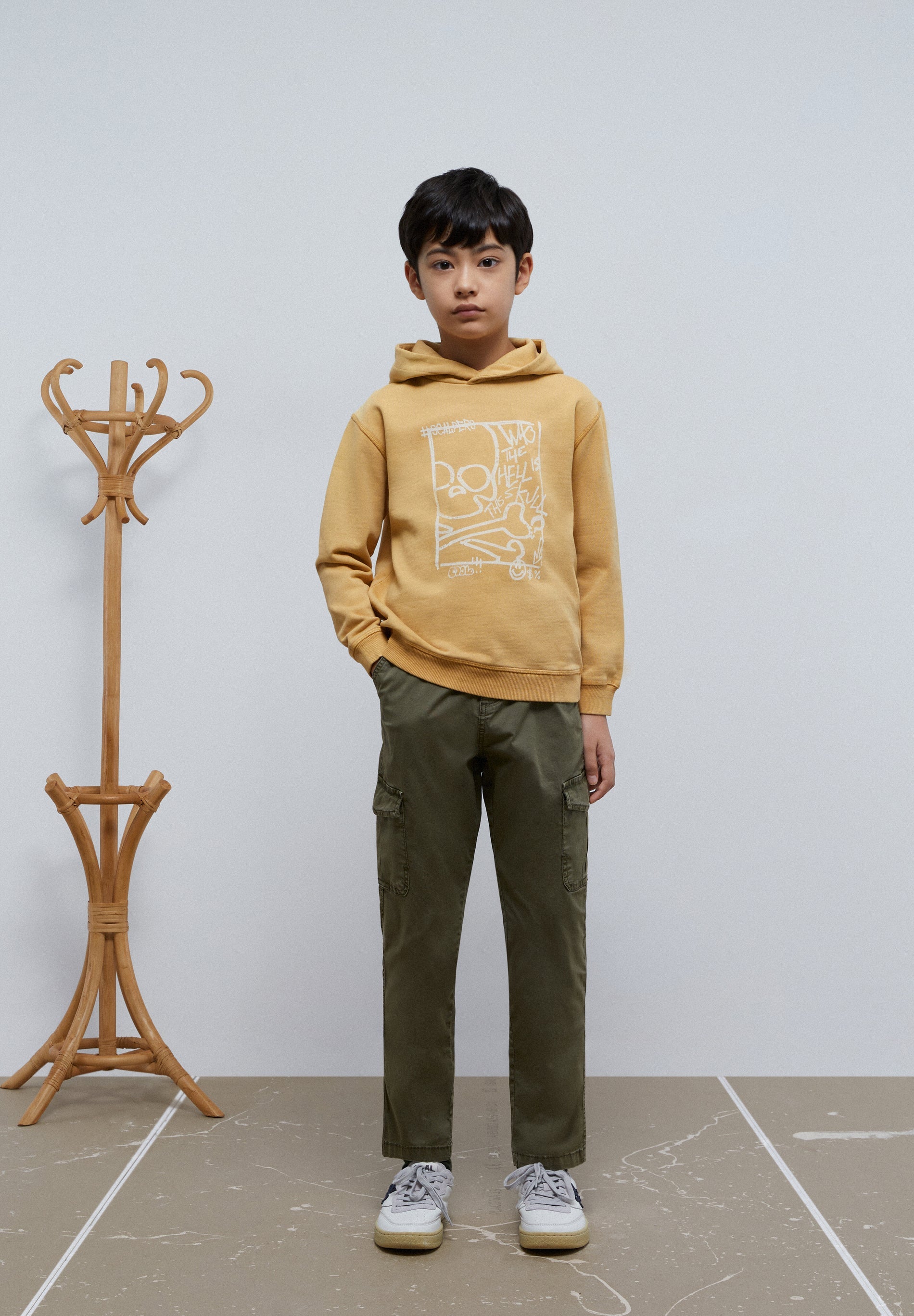 SUDADERA CAPUCHA PRINT FRONTAL