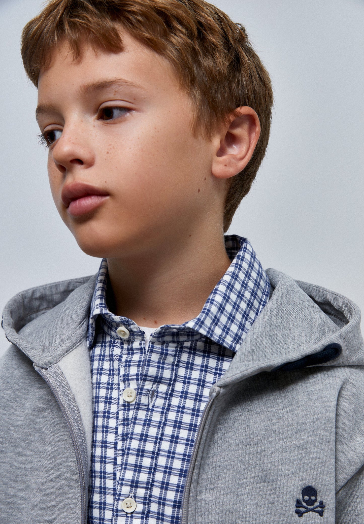 SUDADERA CREMALLERA PARCHE TRASERO
