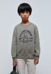 SUDADERA PRINT Y BORDADOS