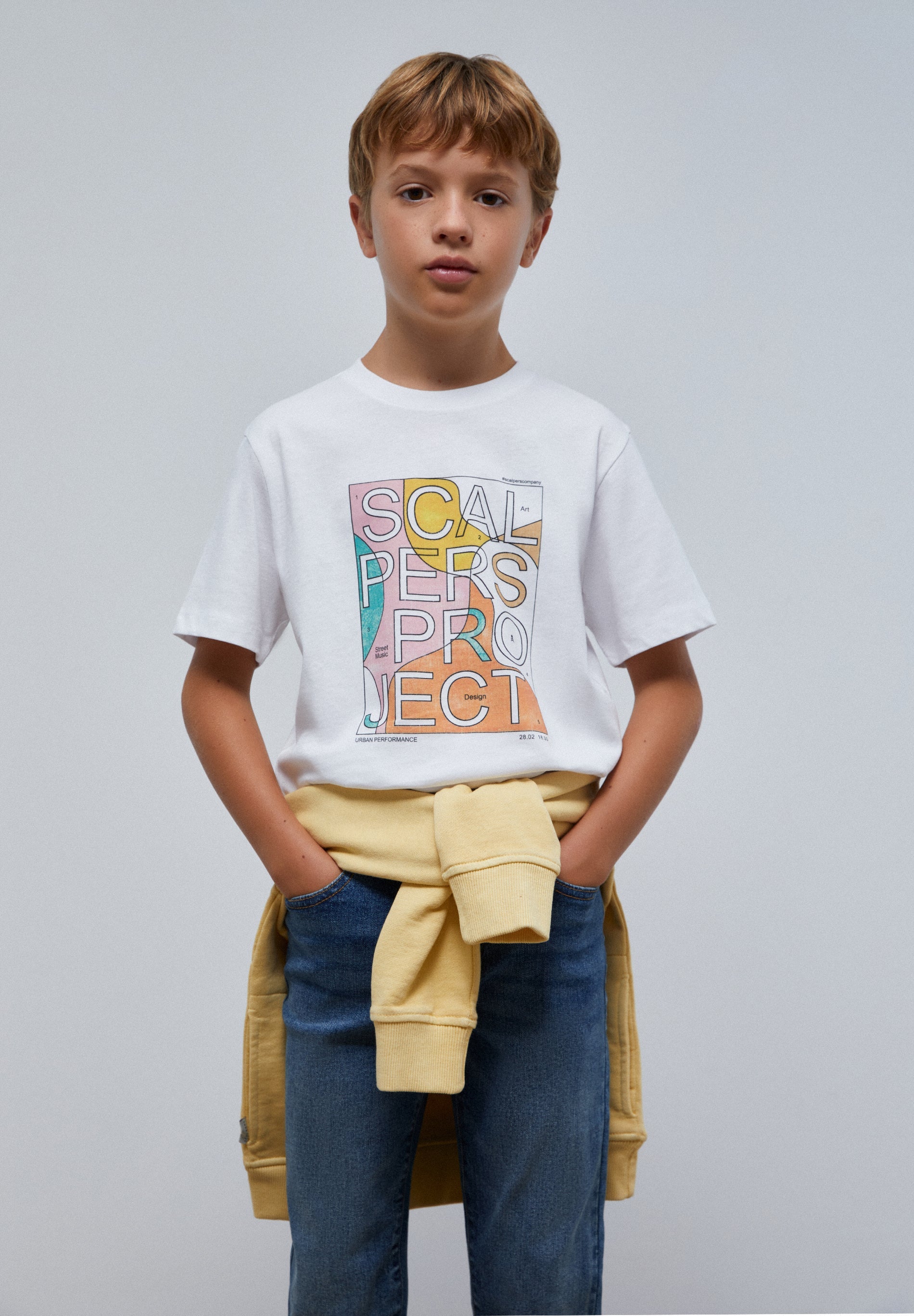 CAMISETA DIBUJO LOGO TRASERO